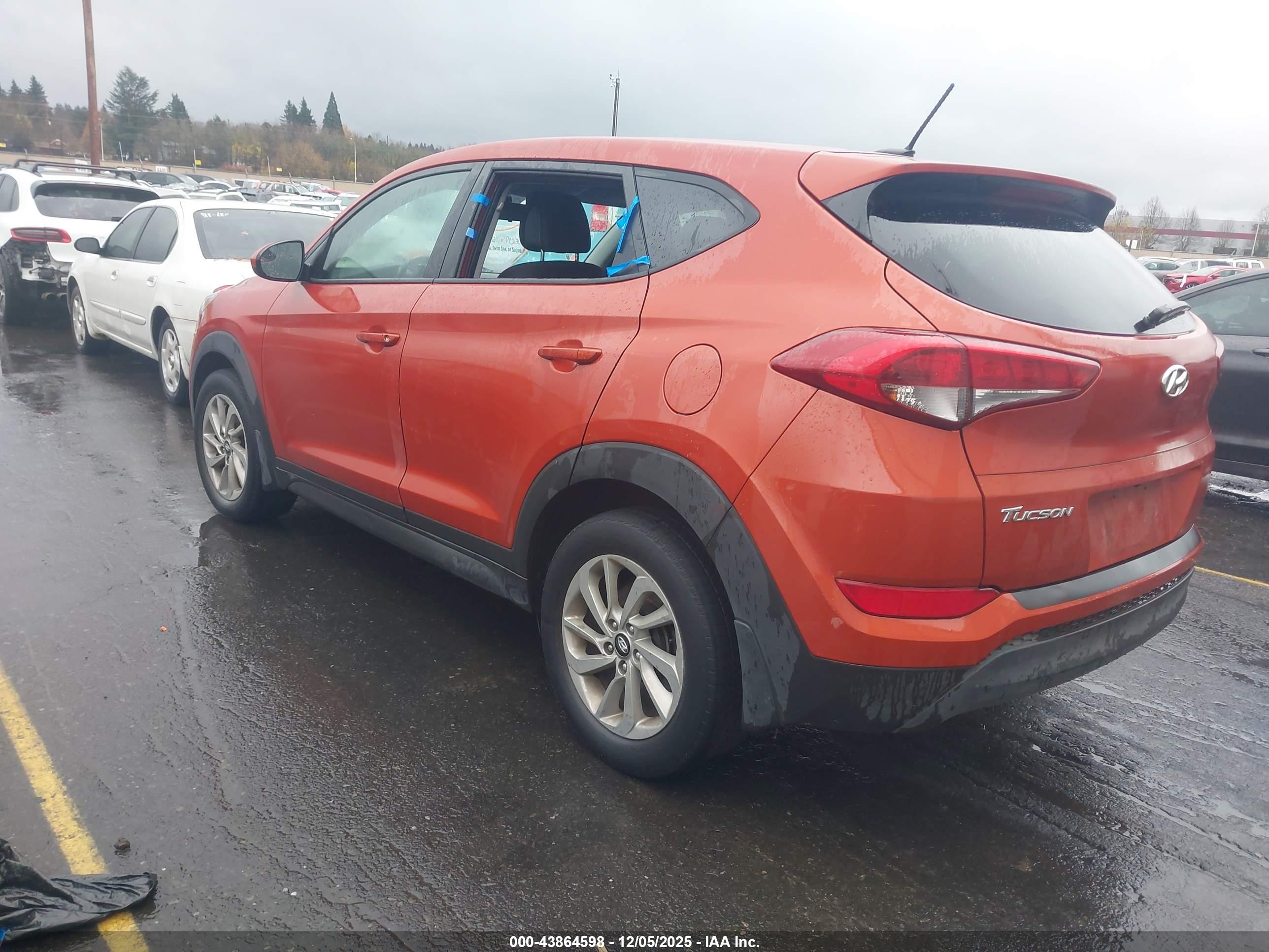 HYUNDAI TUCSON image 3