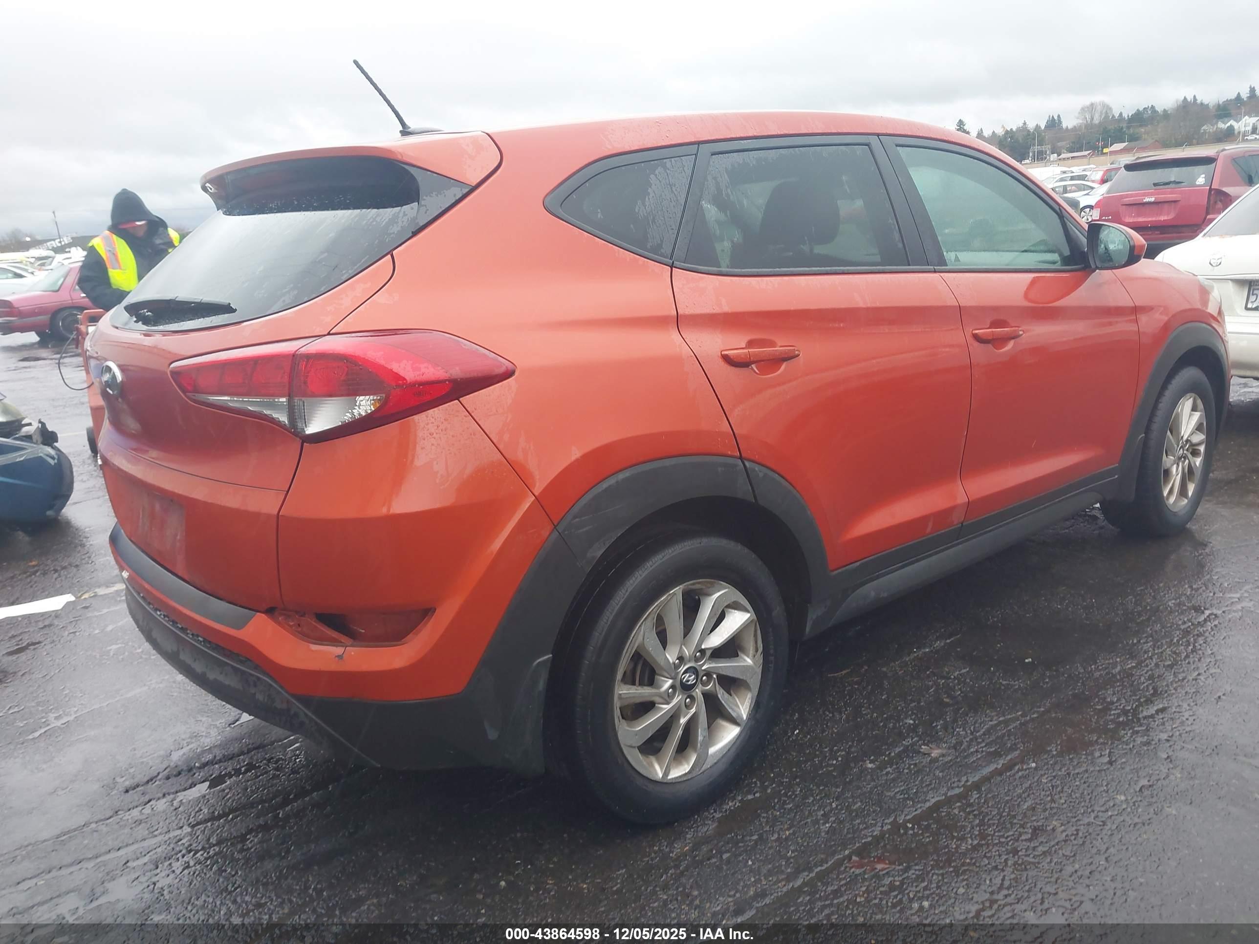 HYUNDAI TUCSON image 4