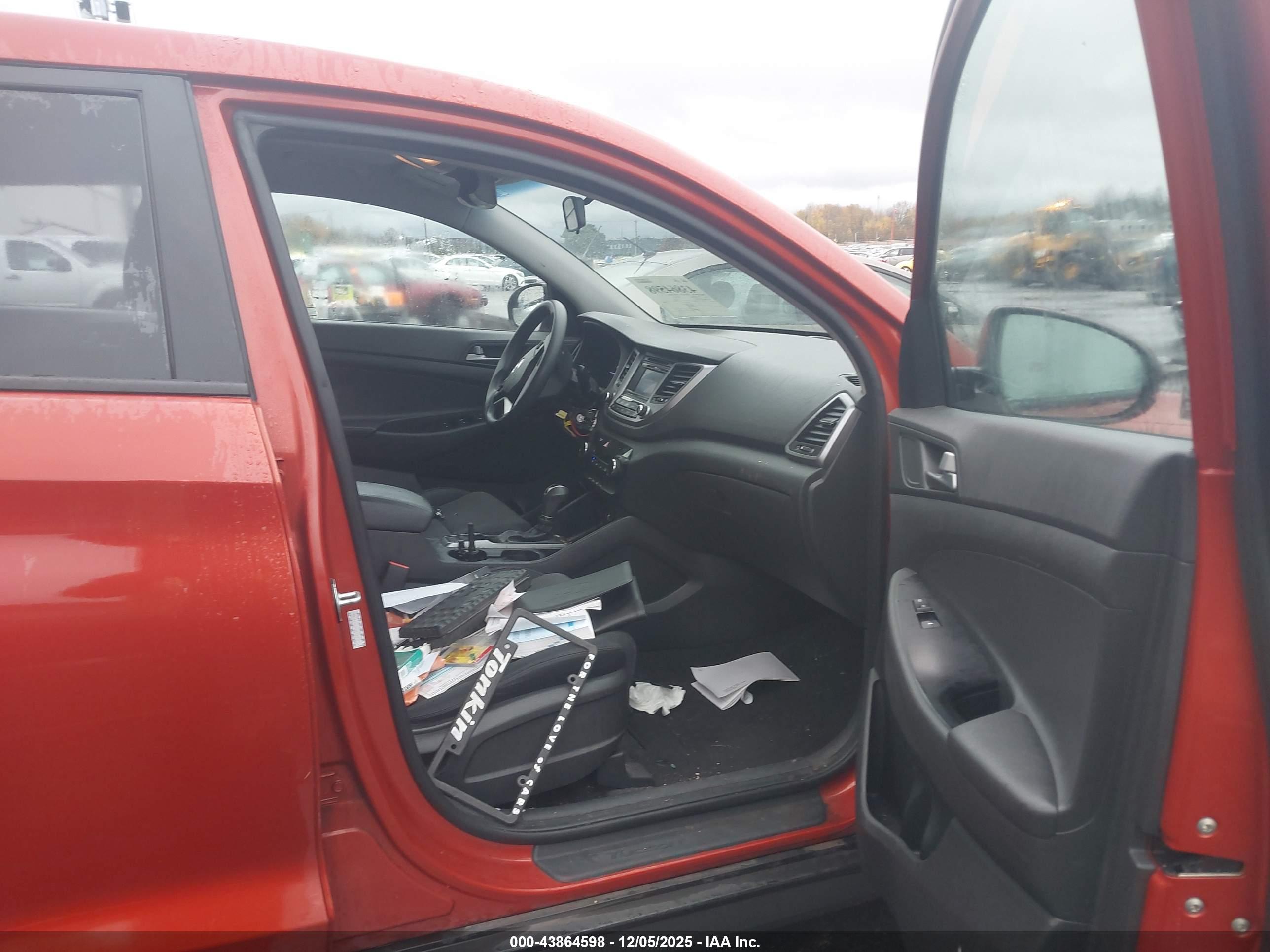 HYUNDAI TUCSON image 5