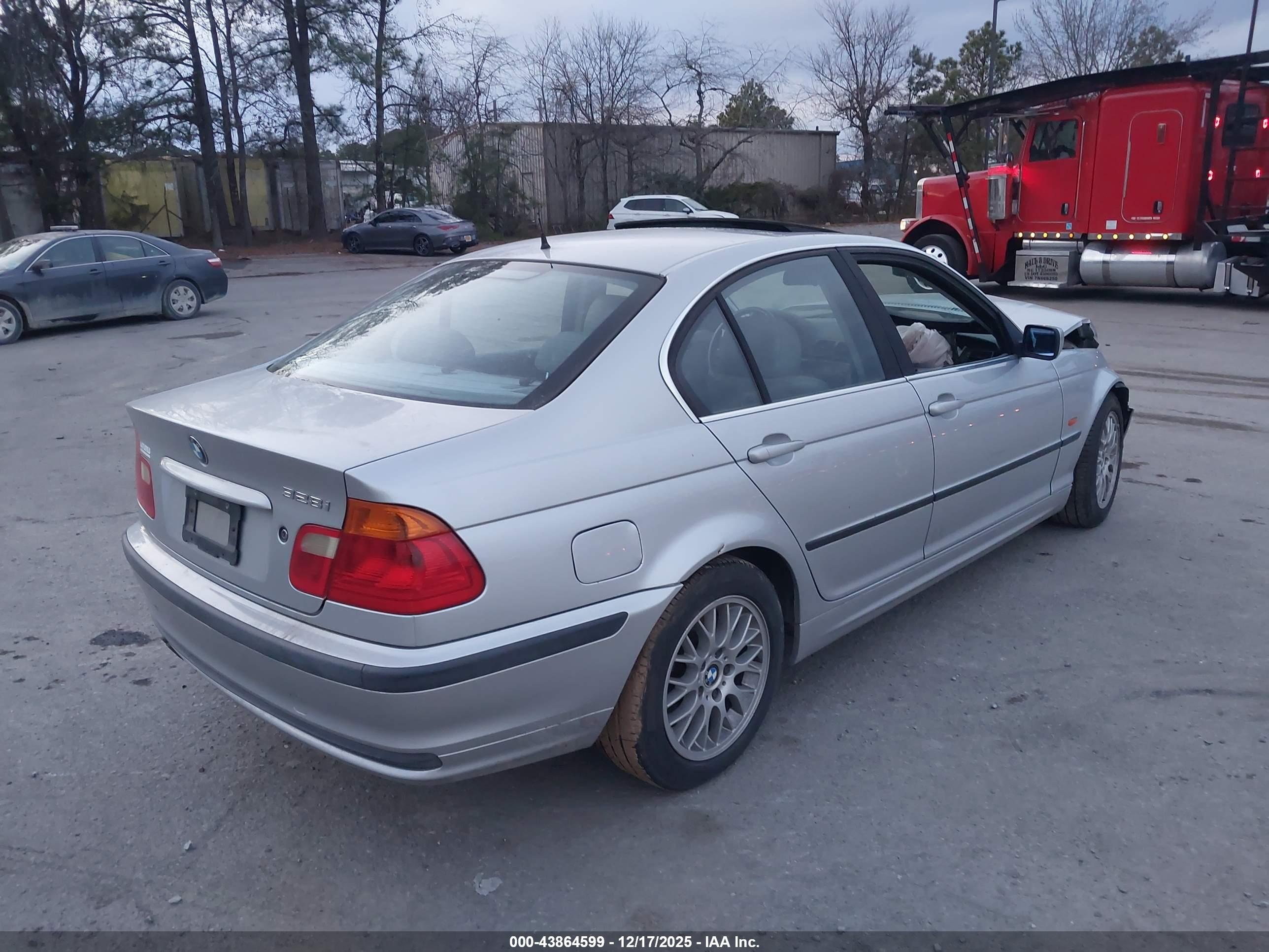 BMW 328I image 4