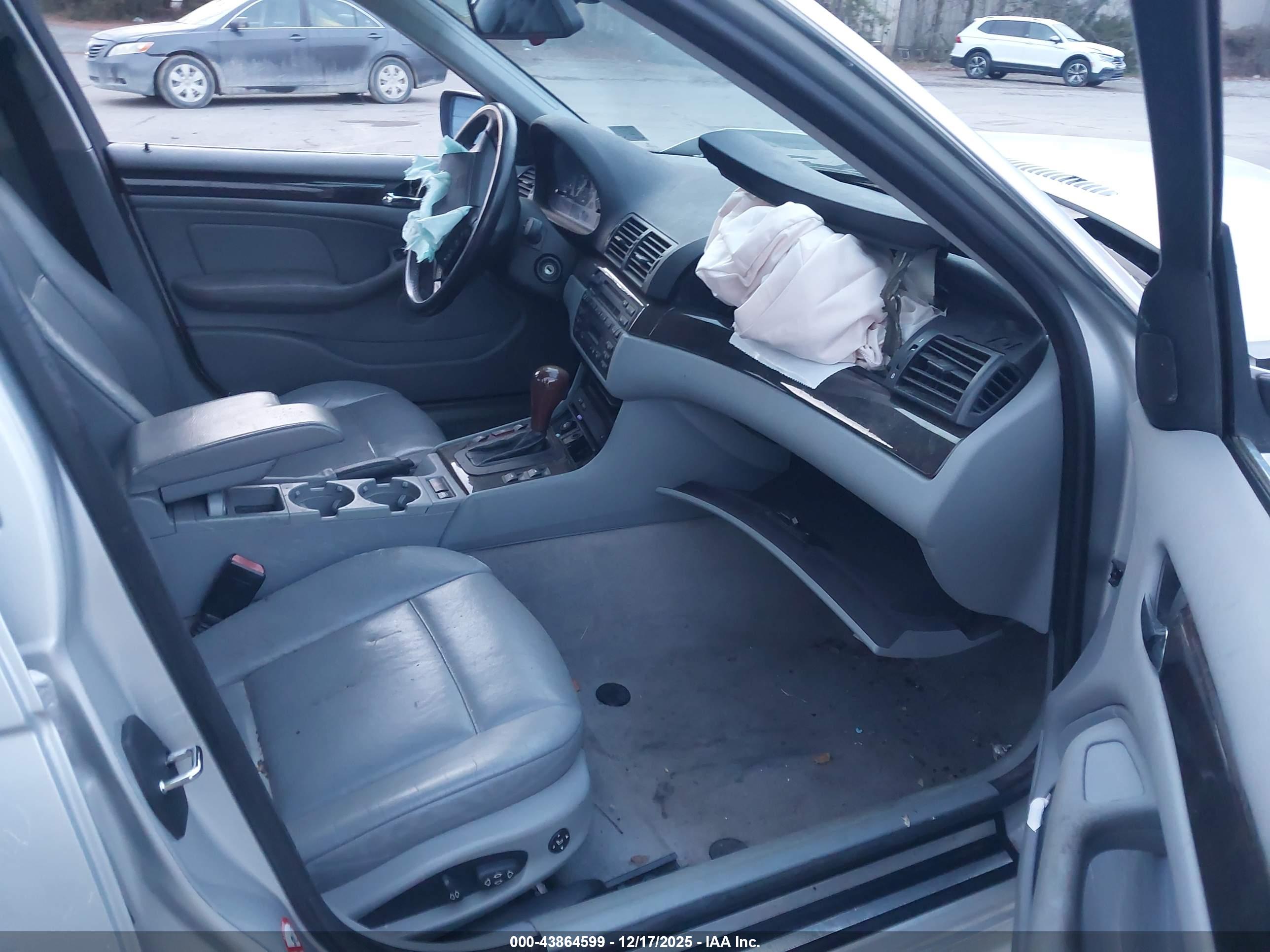 BMW 328I image 5