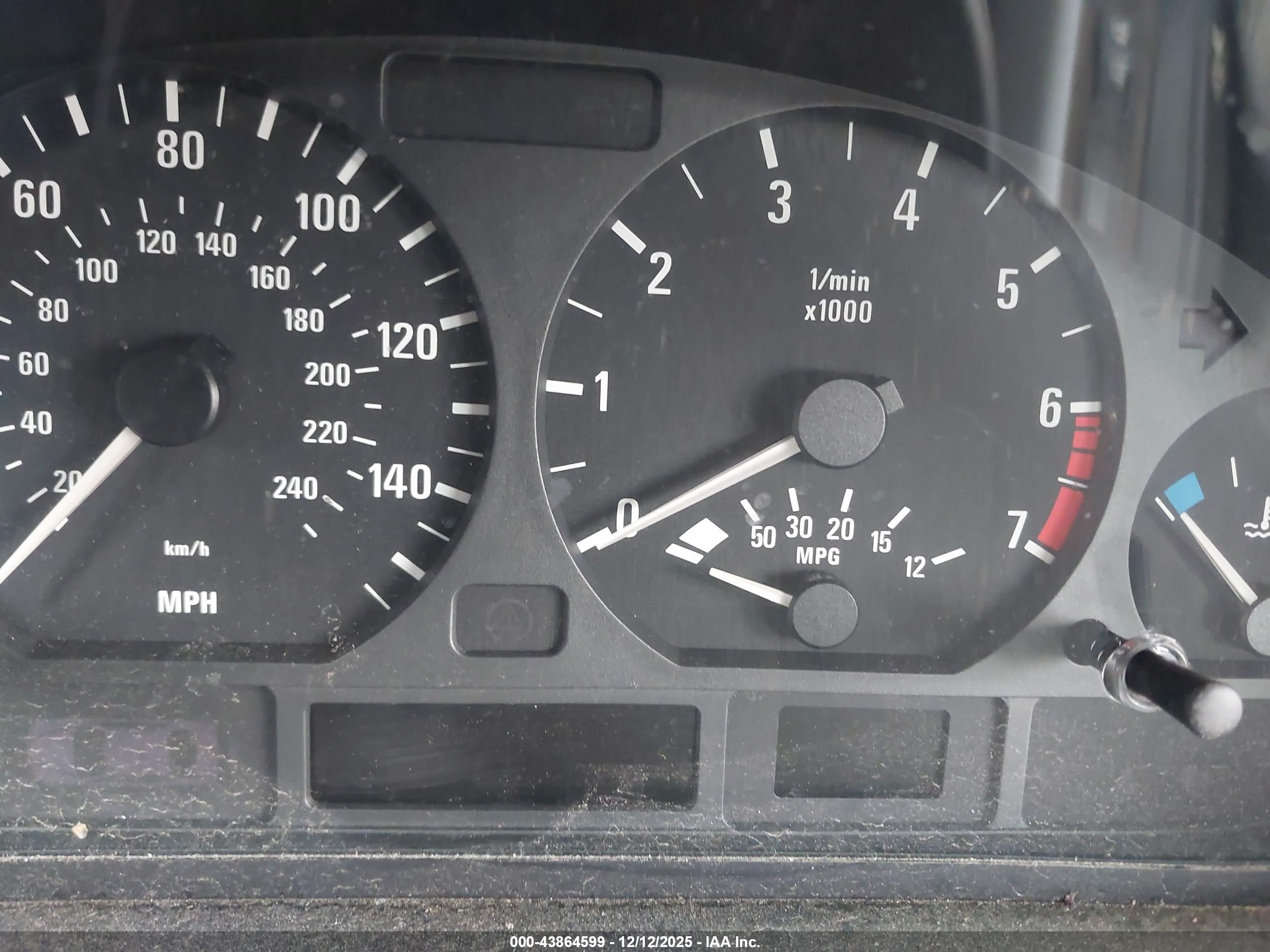 BMW 328I image 7