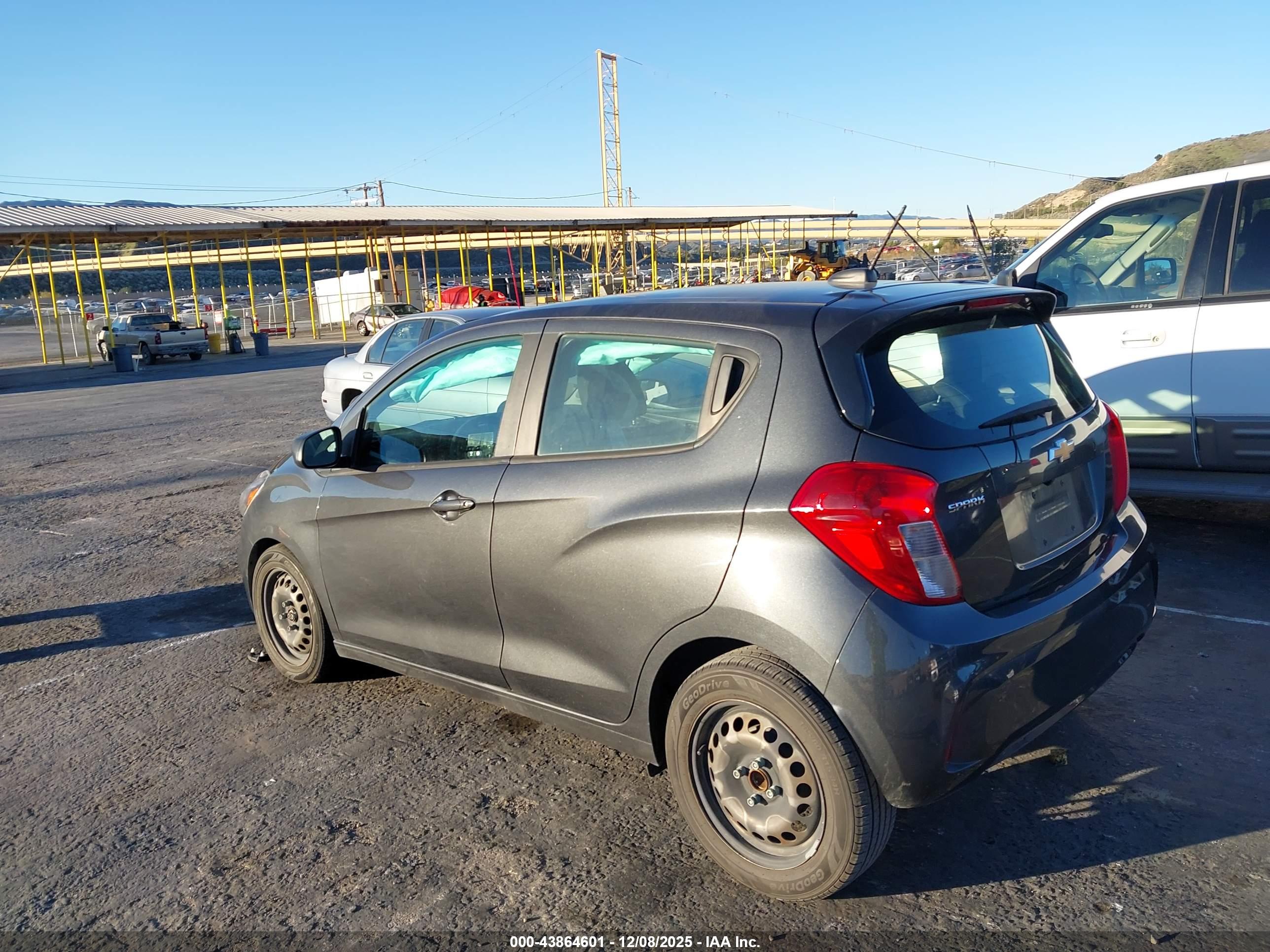 CHEVROLET SPARK image 3