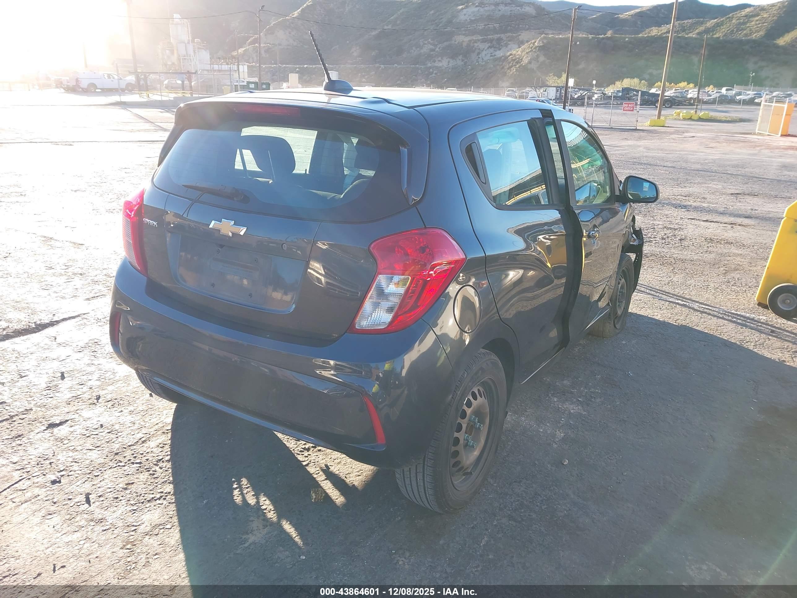 CHEVROLET SPARK image 4
