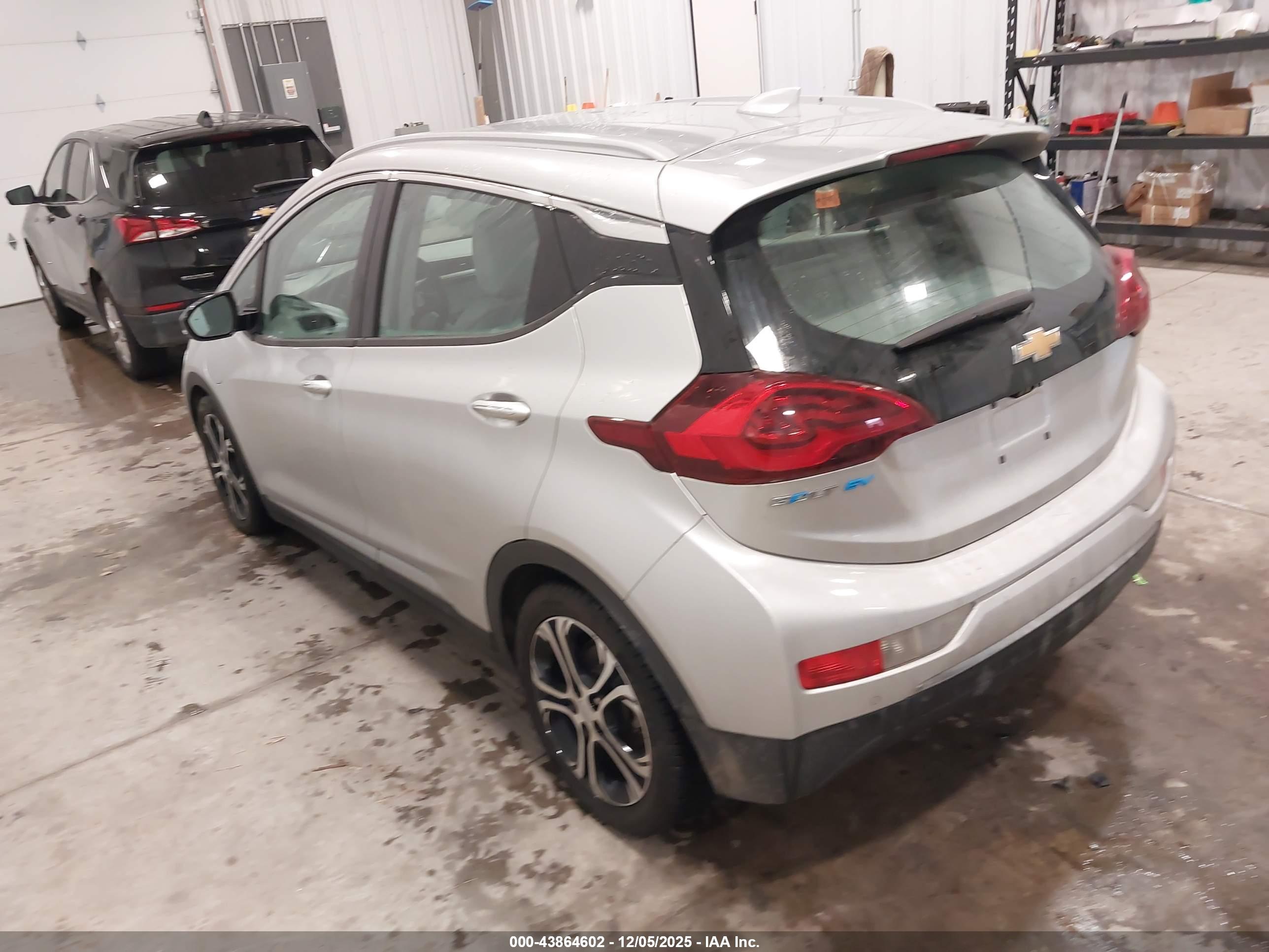CHEVROLET BOLT image 3