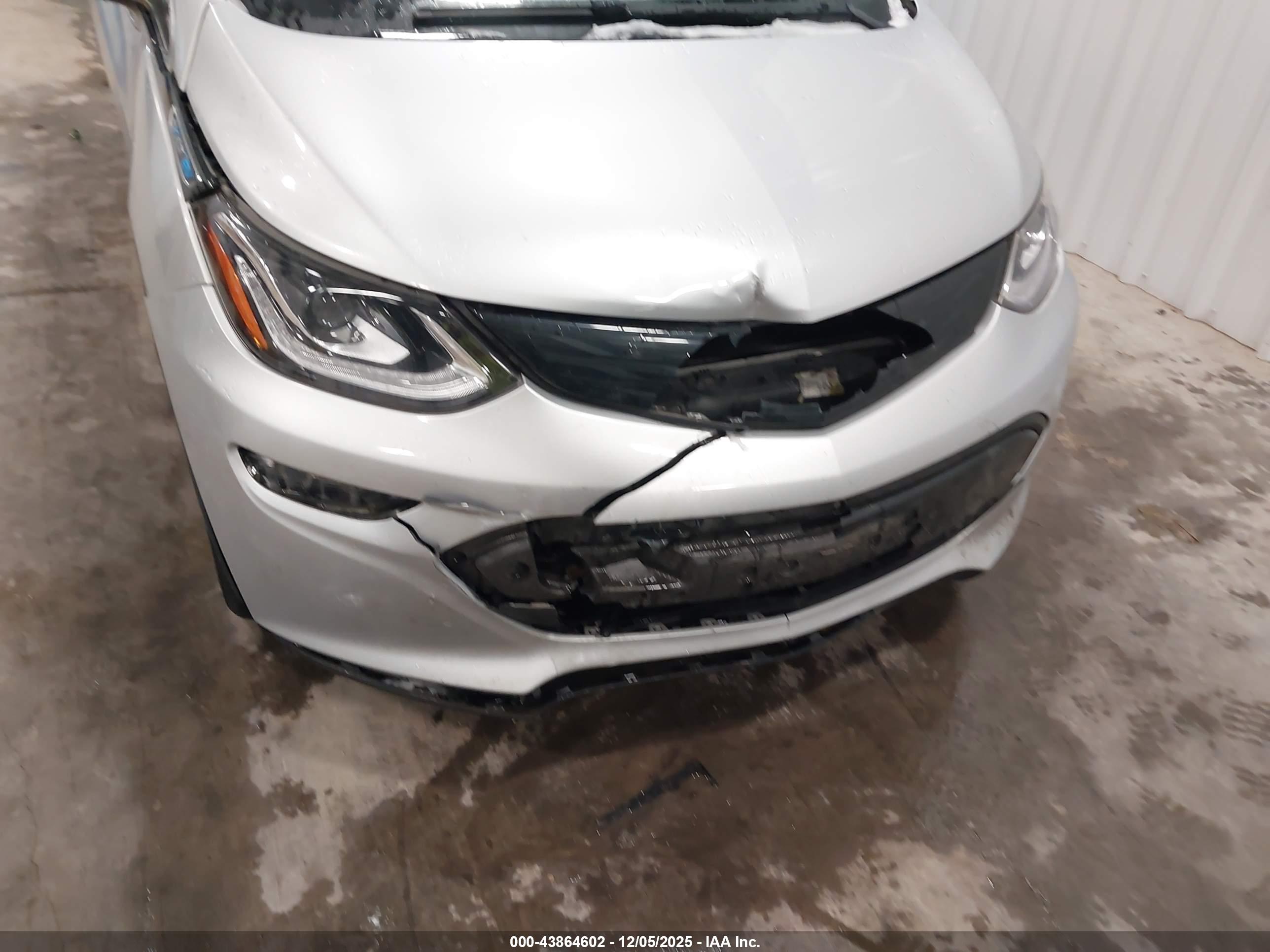 CHEVROLET BOLT image 6