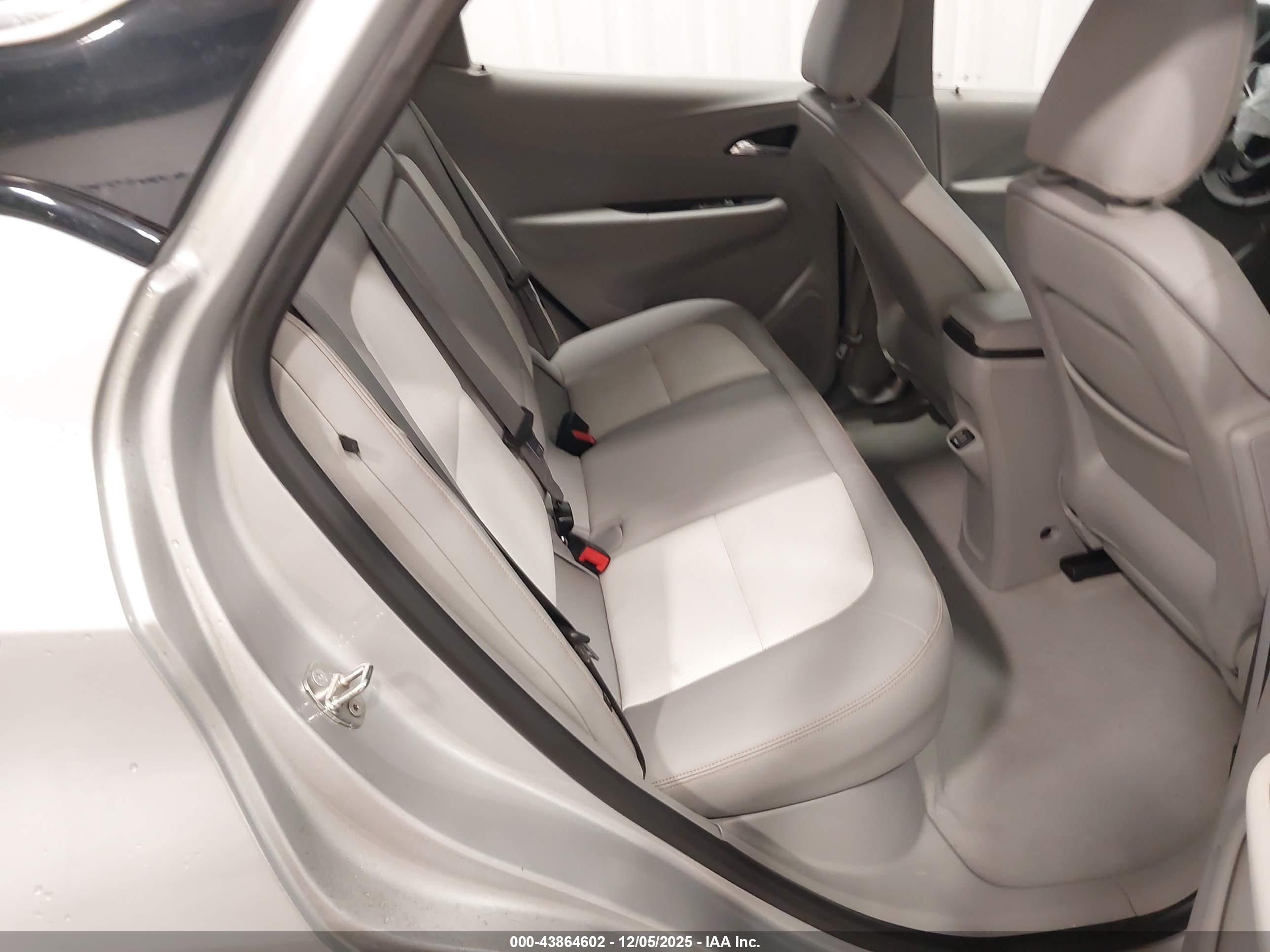 CHEVROLET BOLT image 8