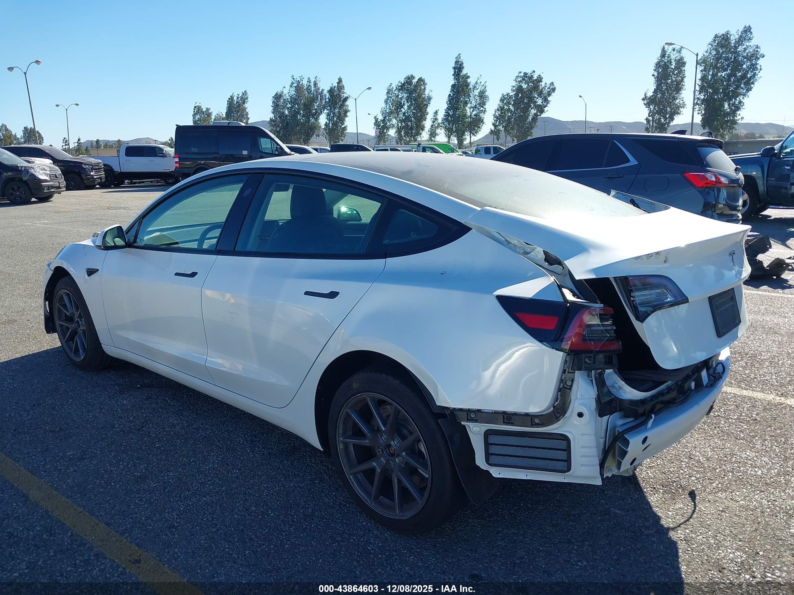 TESLA MODEL image 3