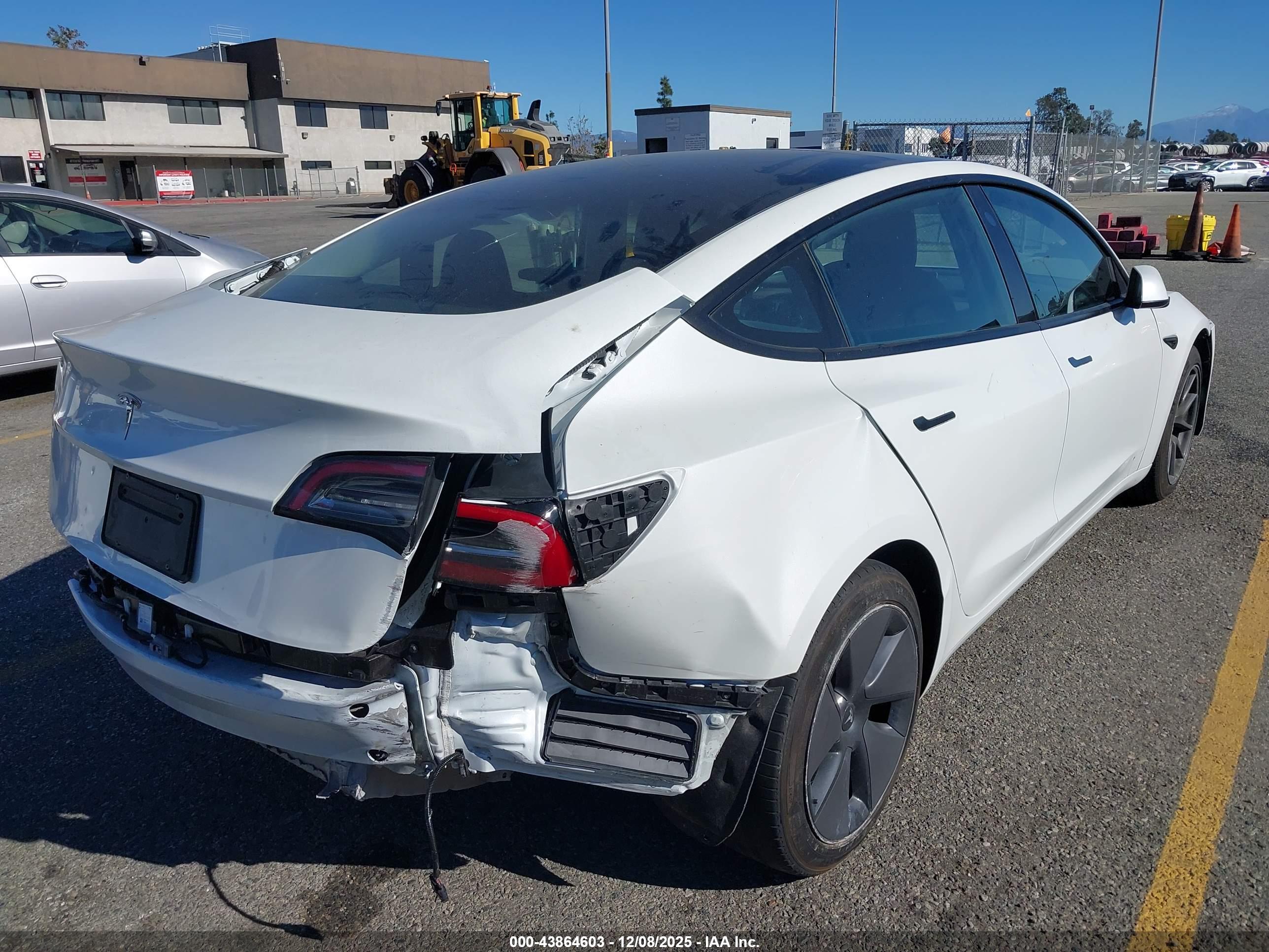 TESLA MODEL image 4