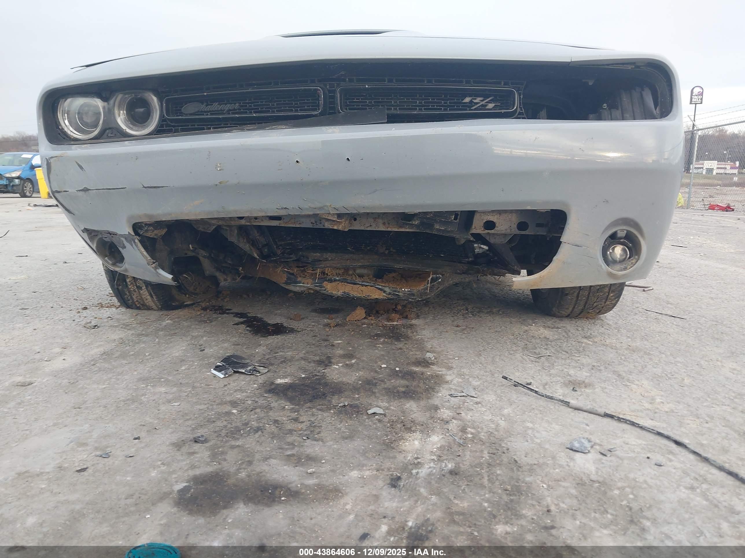 DODGE CHALLENGER image 6