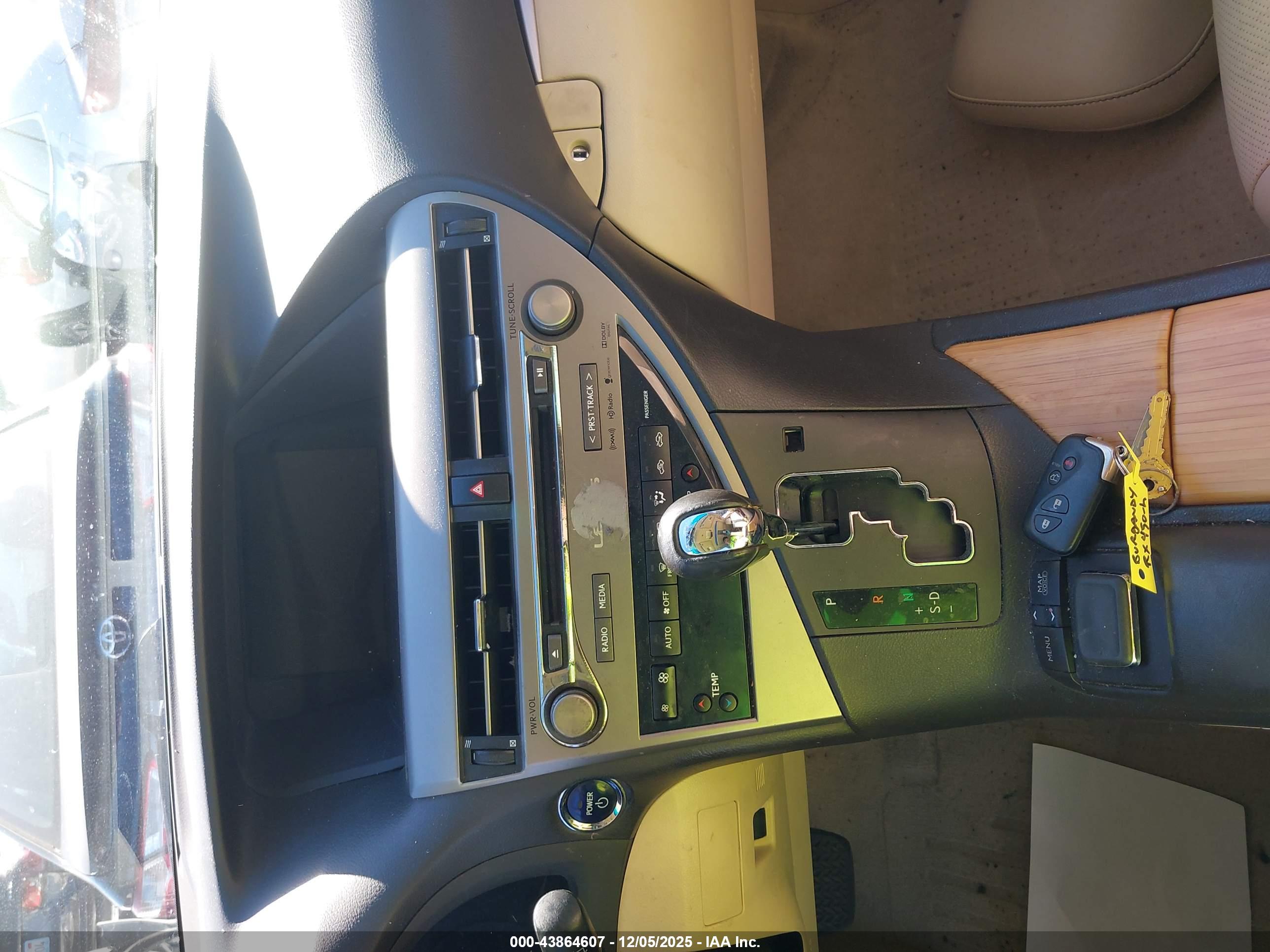 LEXUS RX image 11