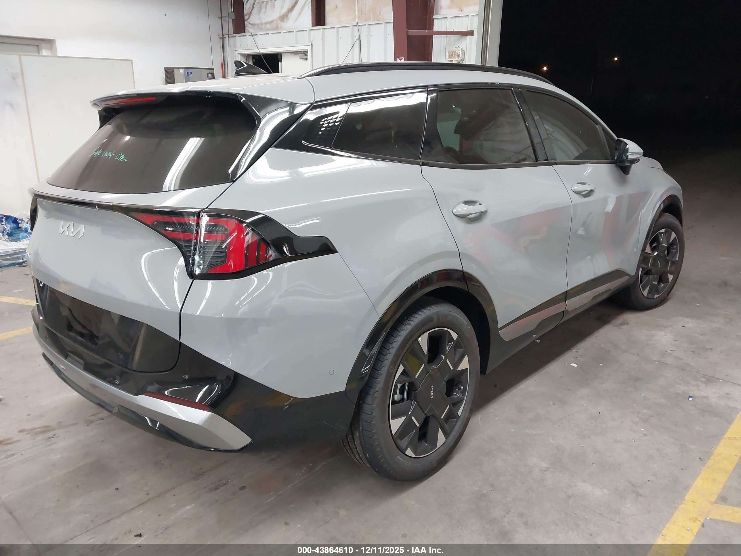KIA SPORTAGE image 4