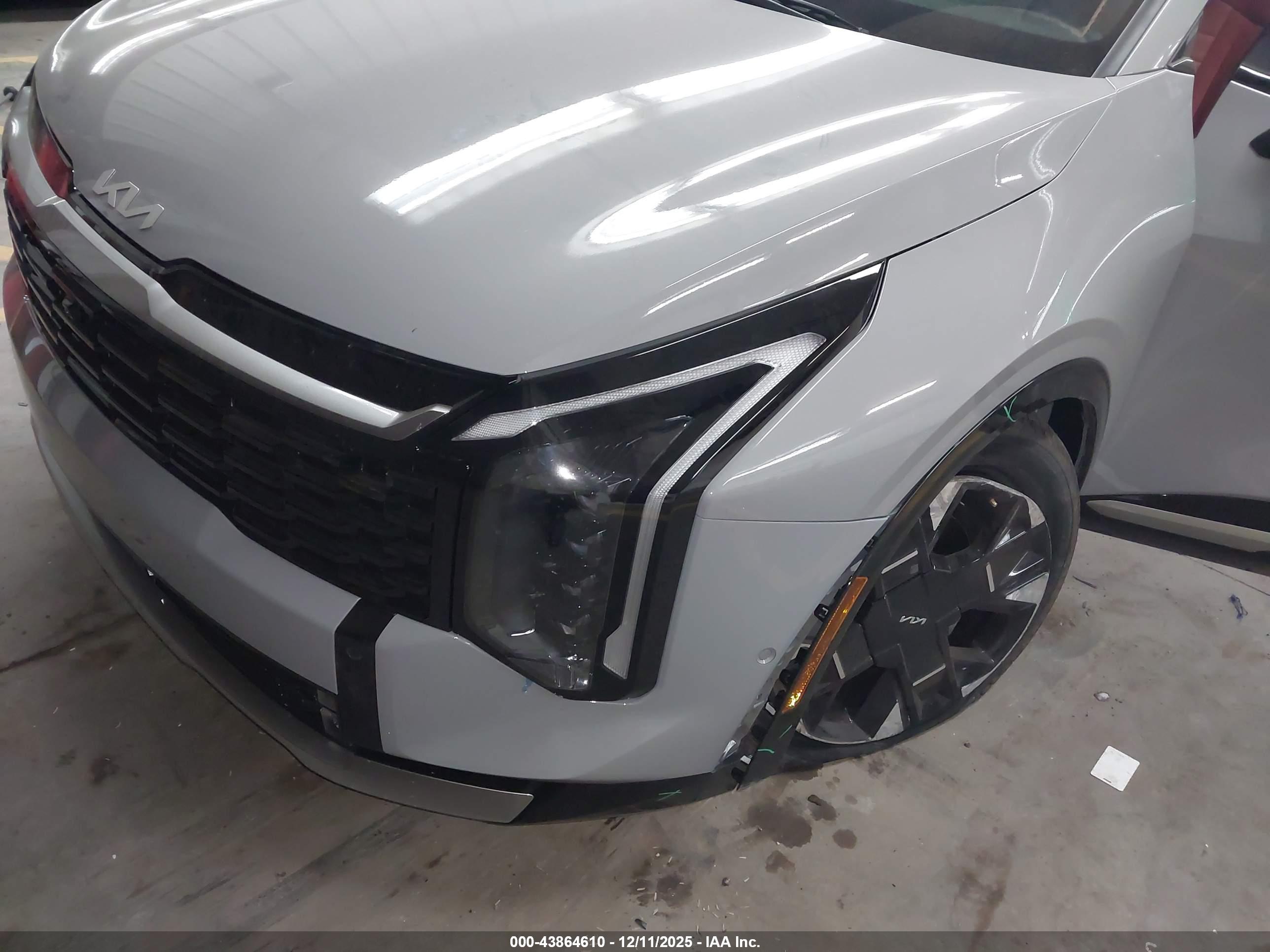 KIA SPORTAGE image 6