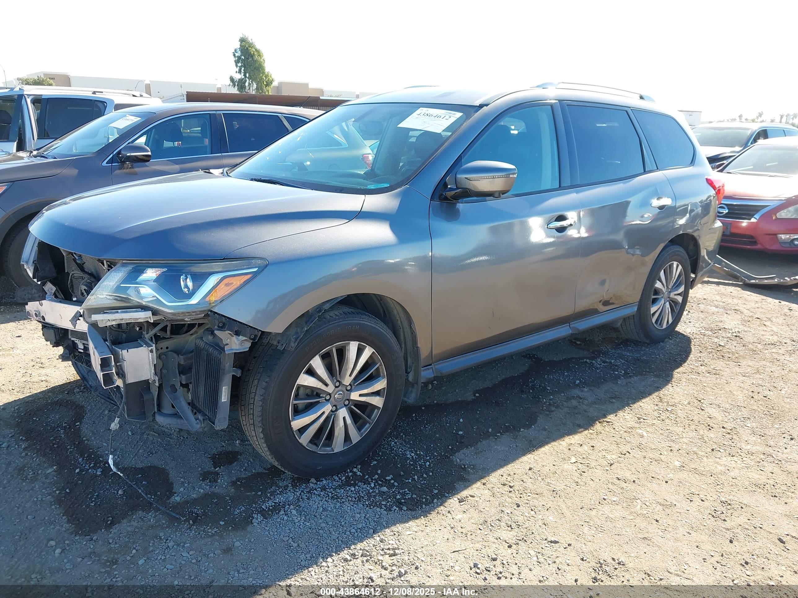 NISSAN PATHFINDER image 2
