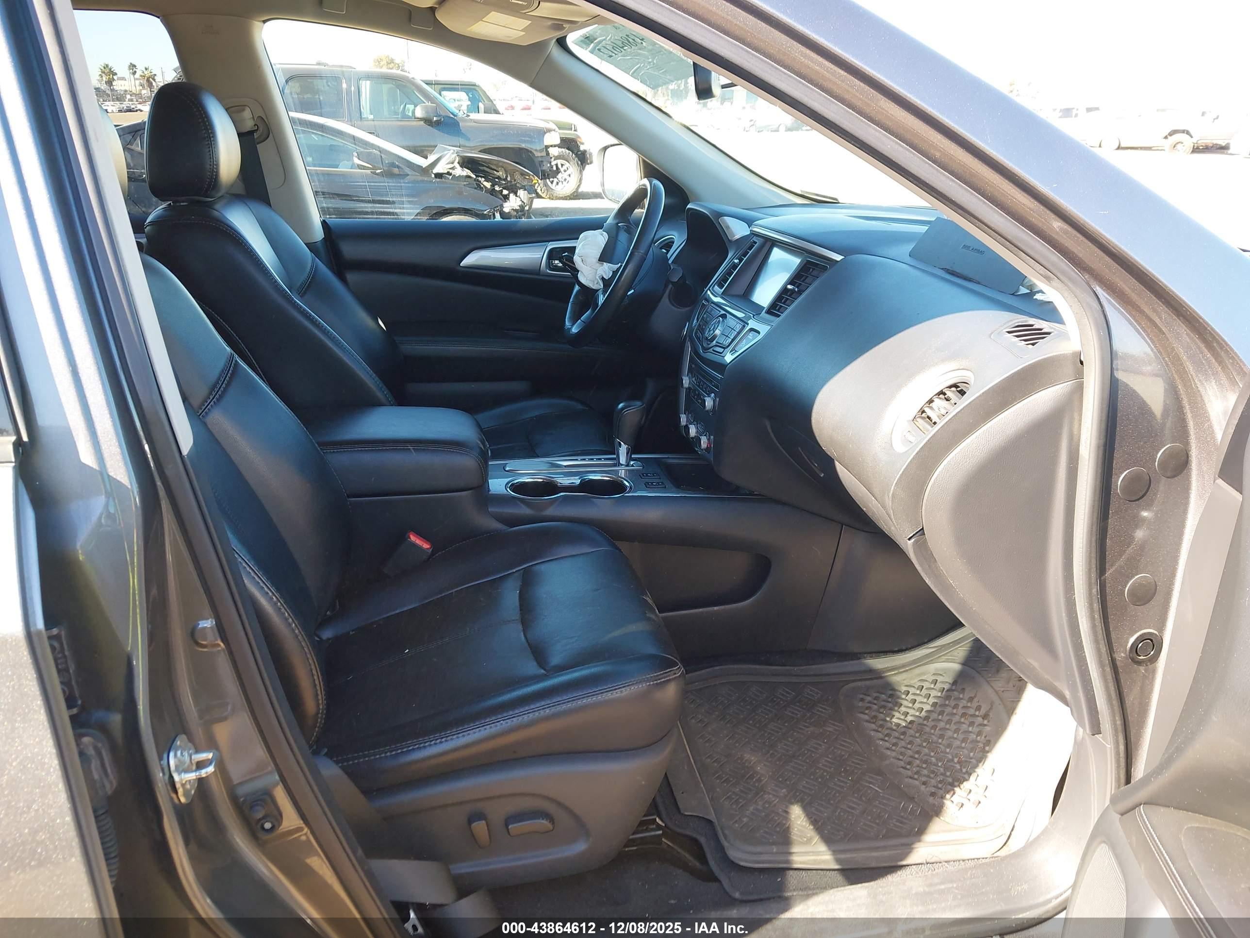 NISSAN PATHFINDER image 5