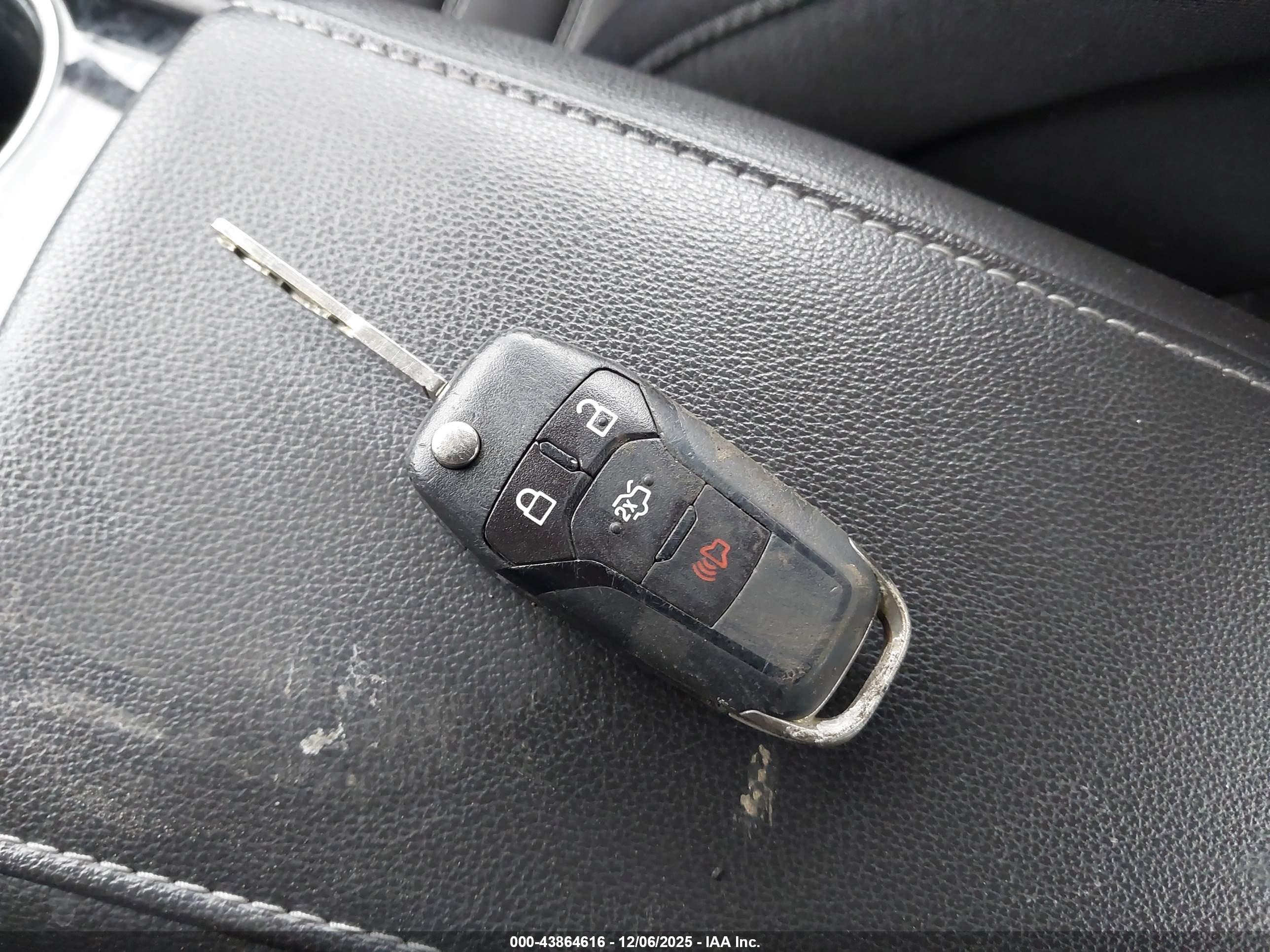 FORD FUSION image 11