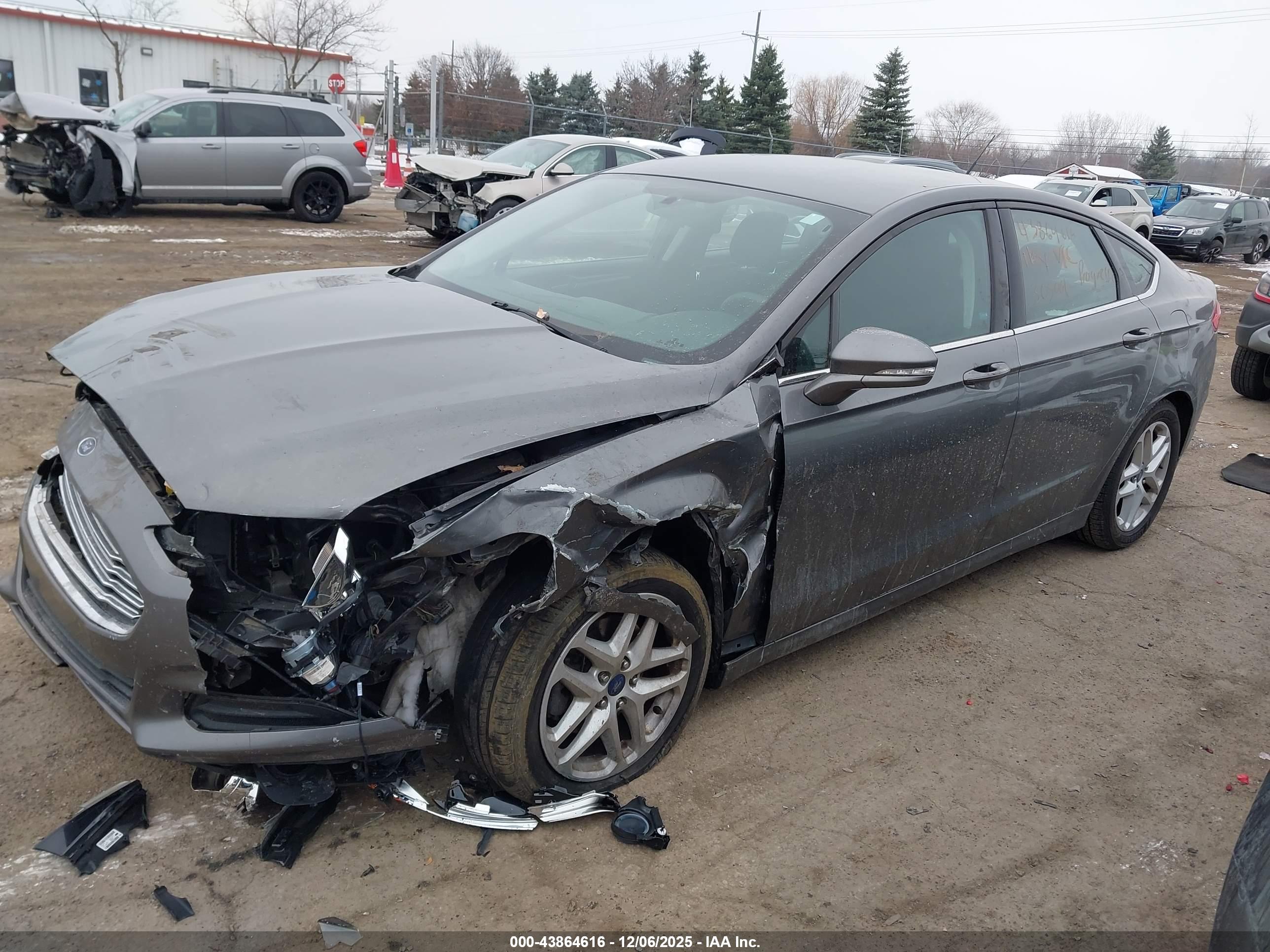 FORD FUSION image 2