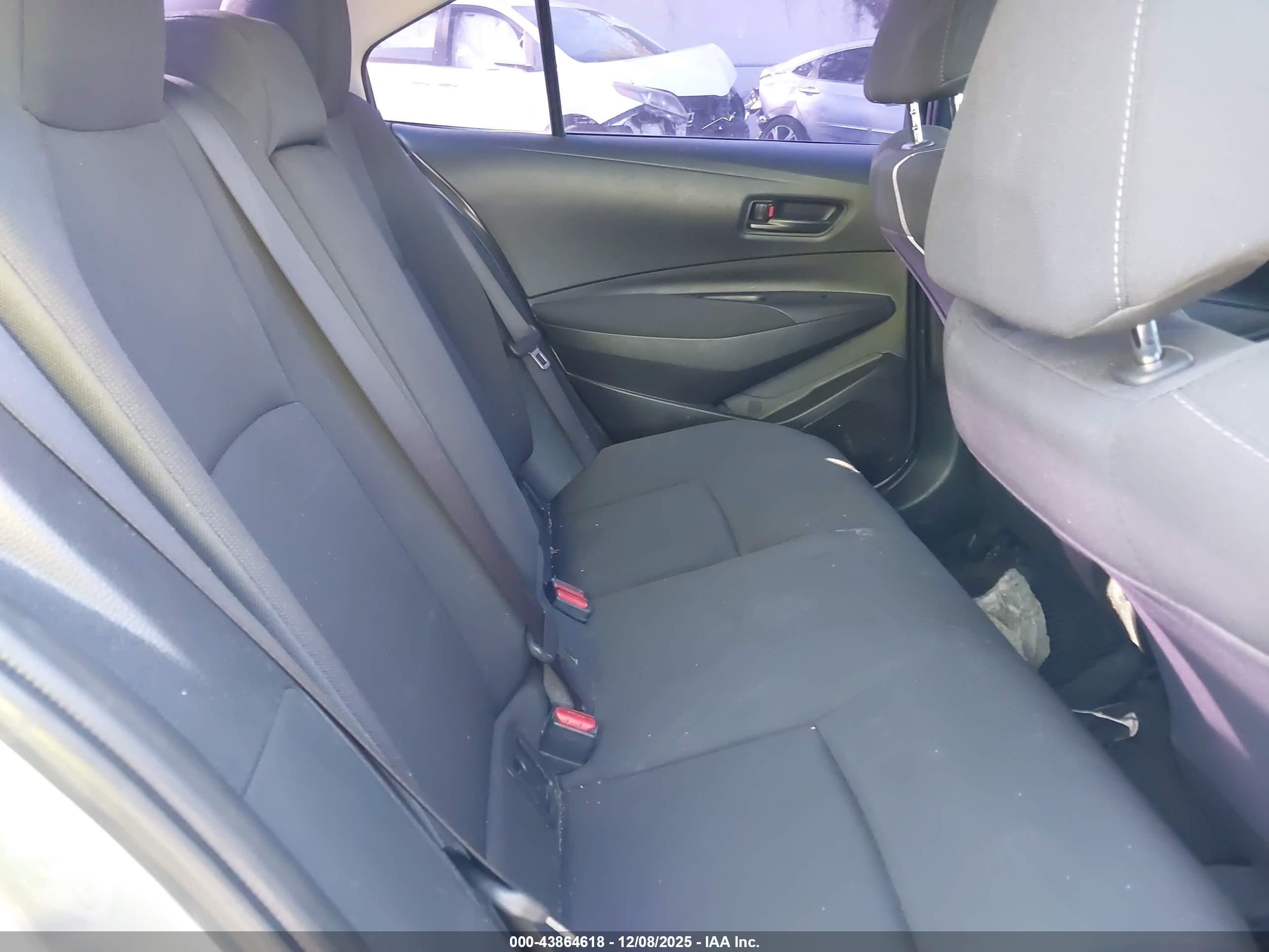 TOYOTA COROLLA image 8