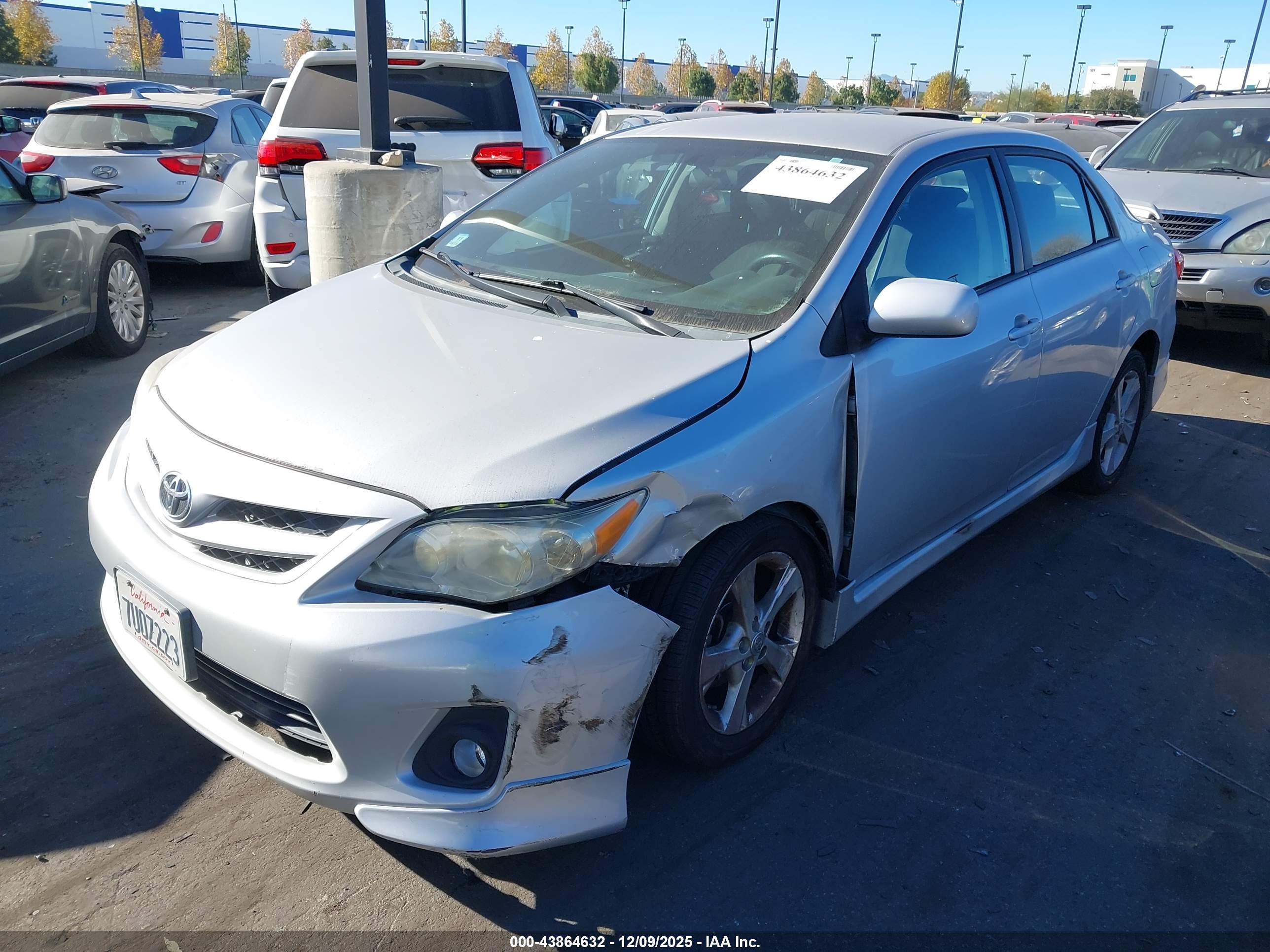 TOYOTA COROLLA image 2