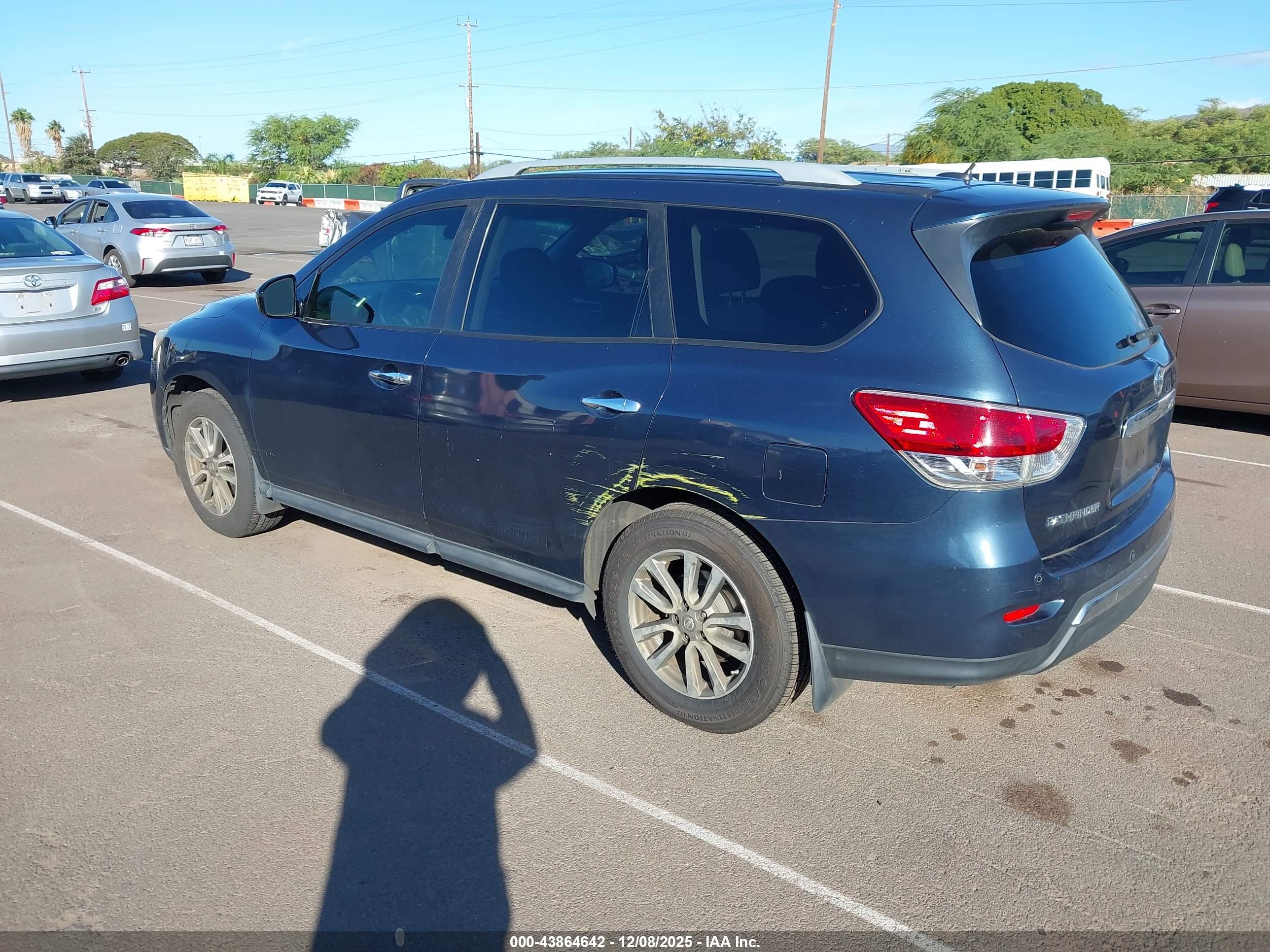 NISSAN PATHFINDER image 3
