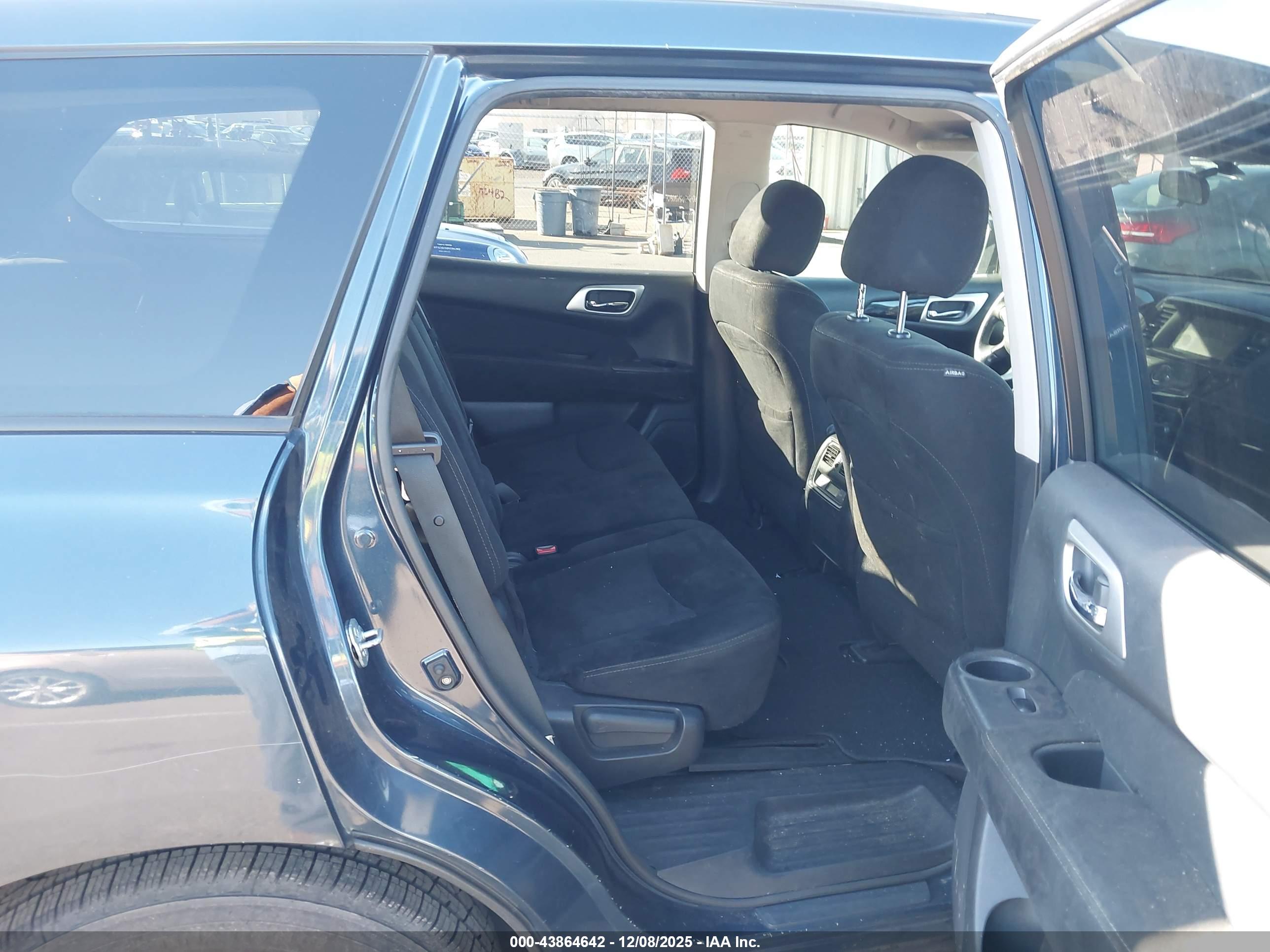 NISSAN PATHFINDER image 8