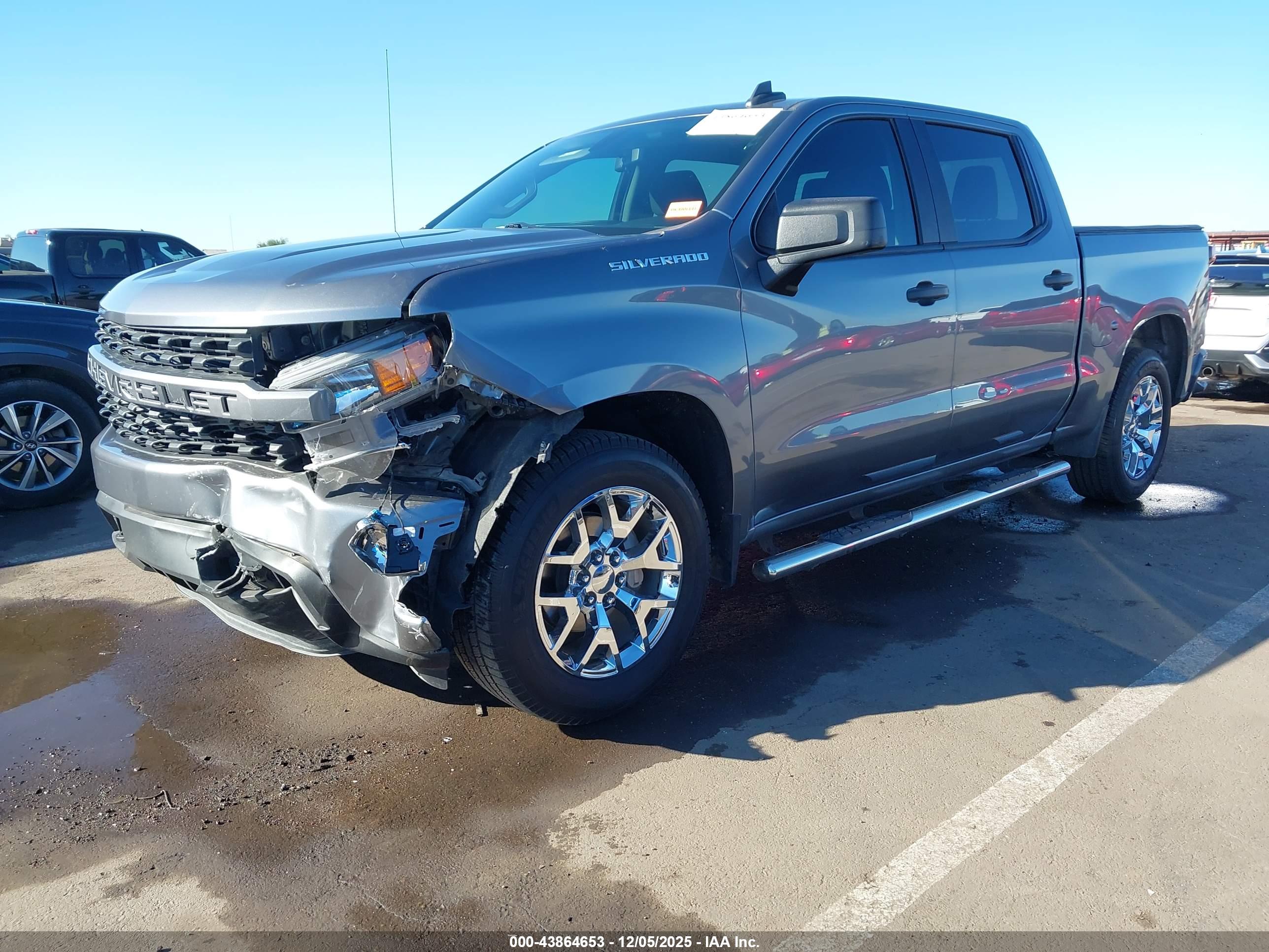 CHEVROLET SILVERADO image 2
