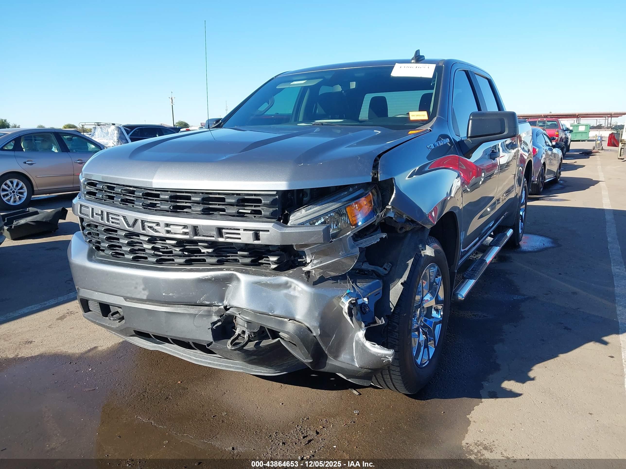 CHEVROLET SILVERADO image 6