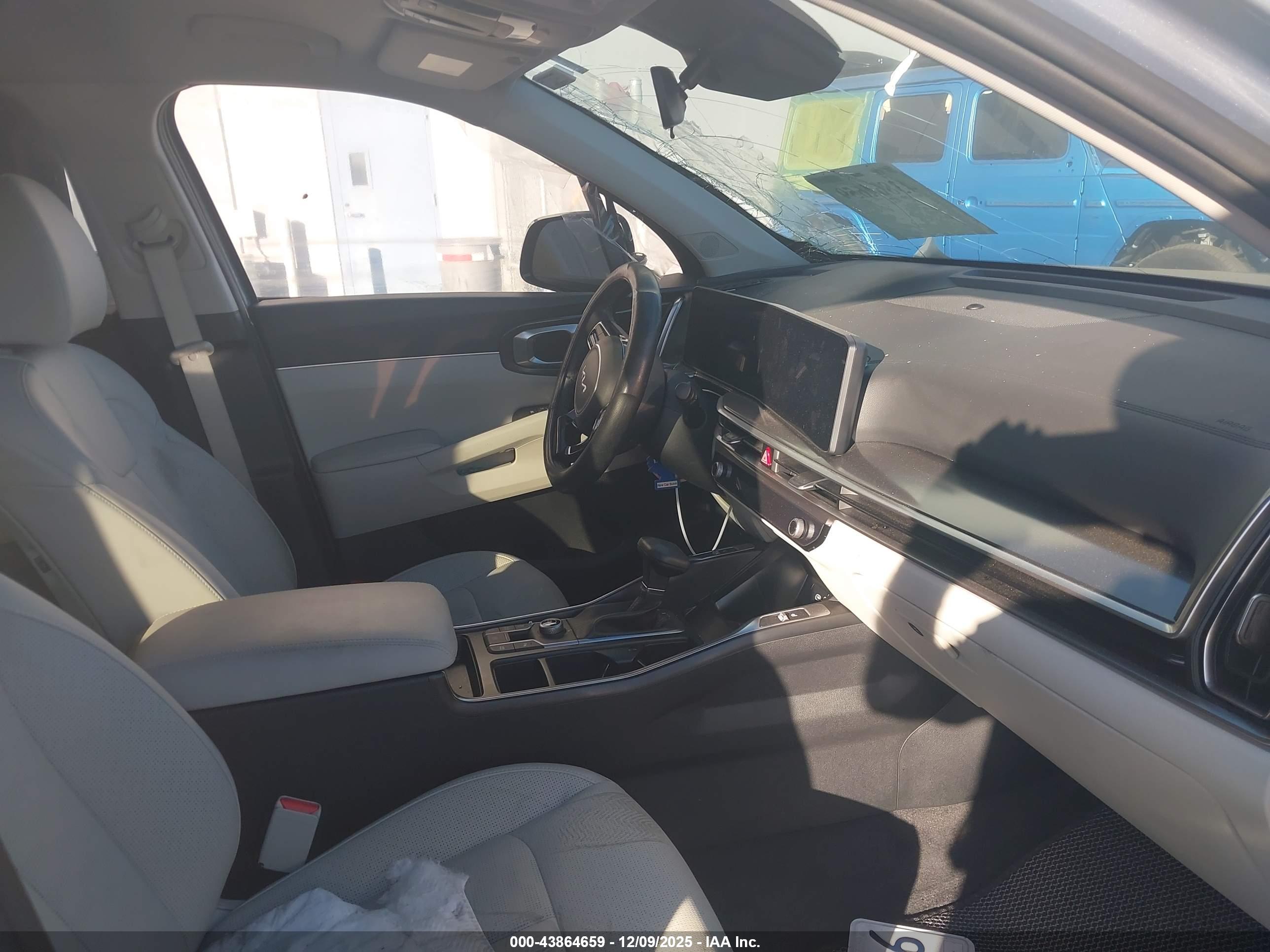 KIA SORENTO image 5