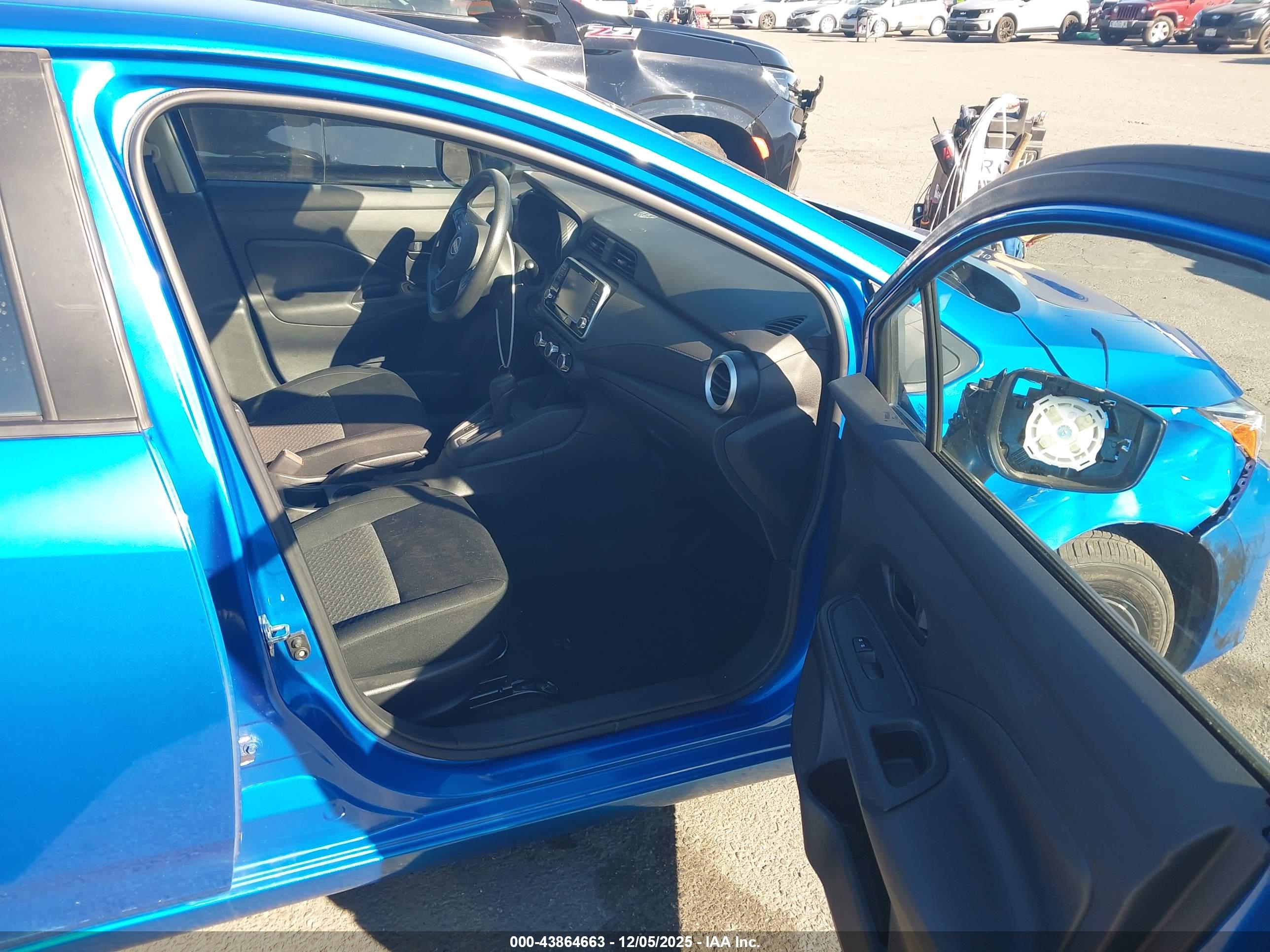 NISSAN VERSA image 5