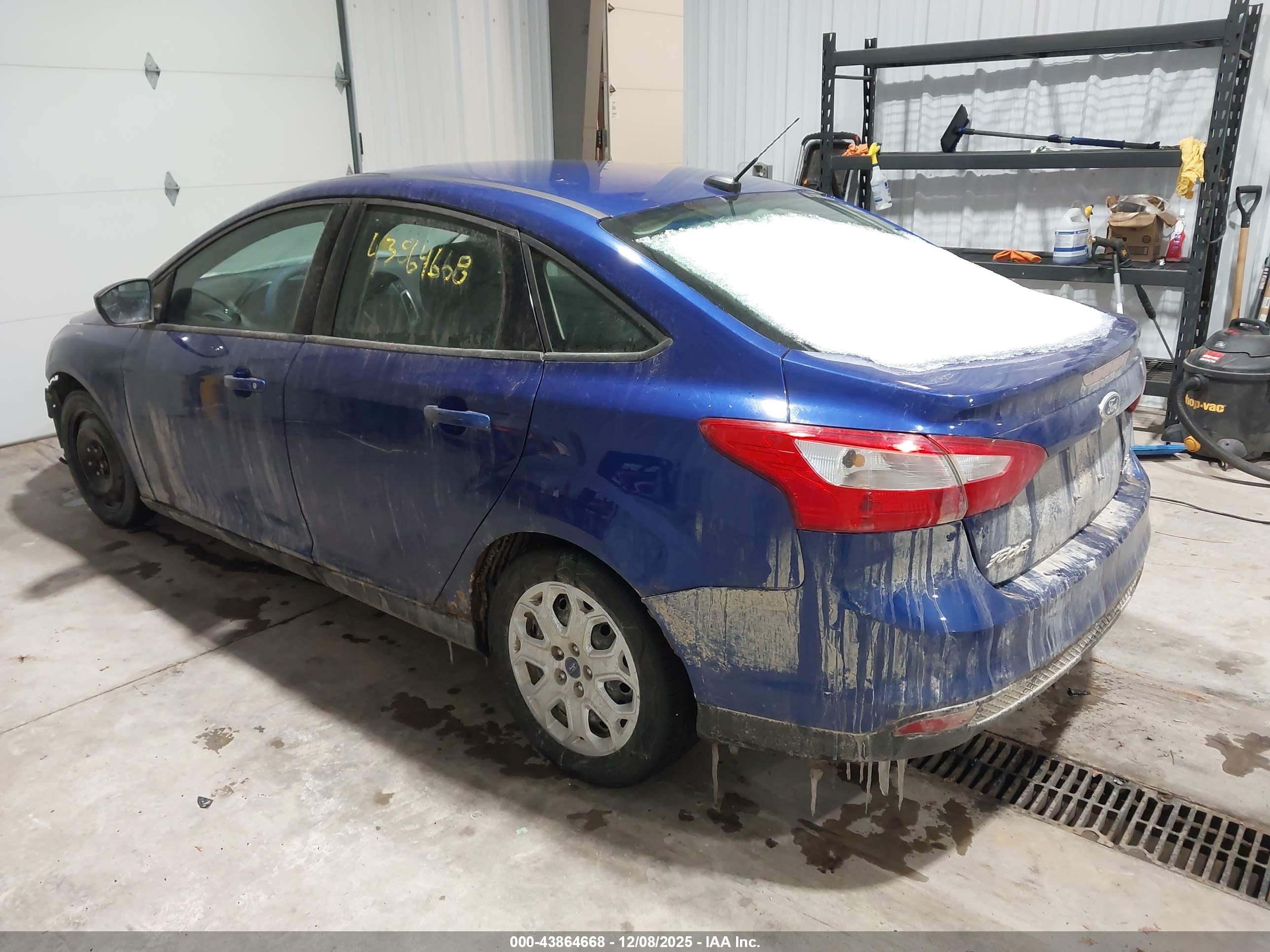 FORD FOCUS image 3