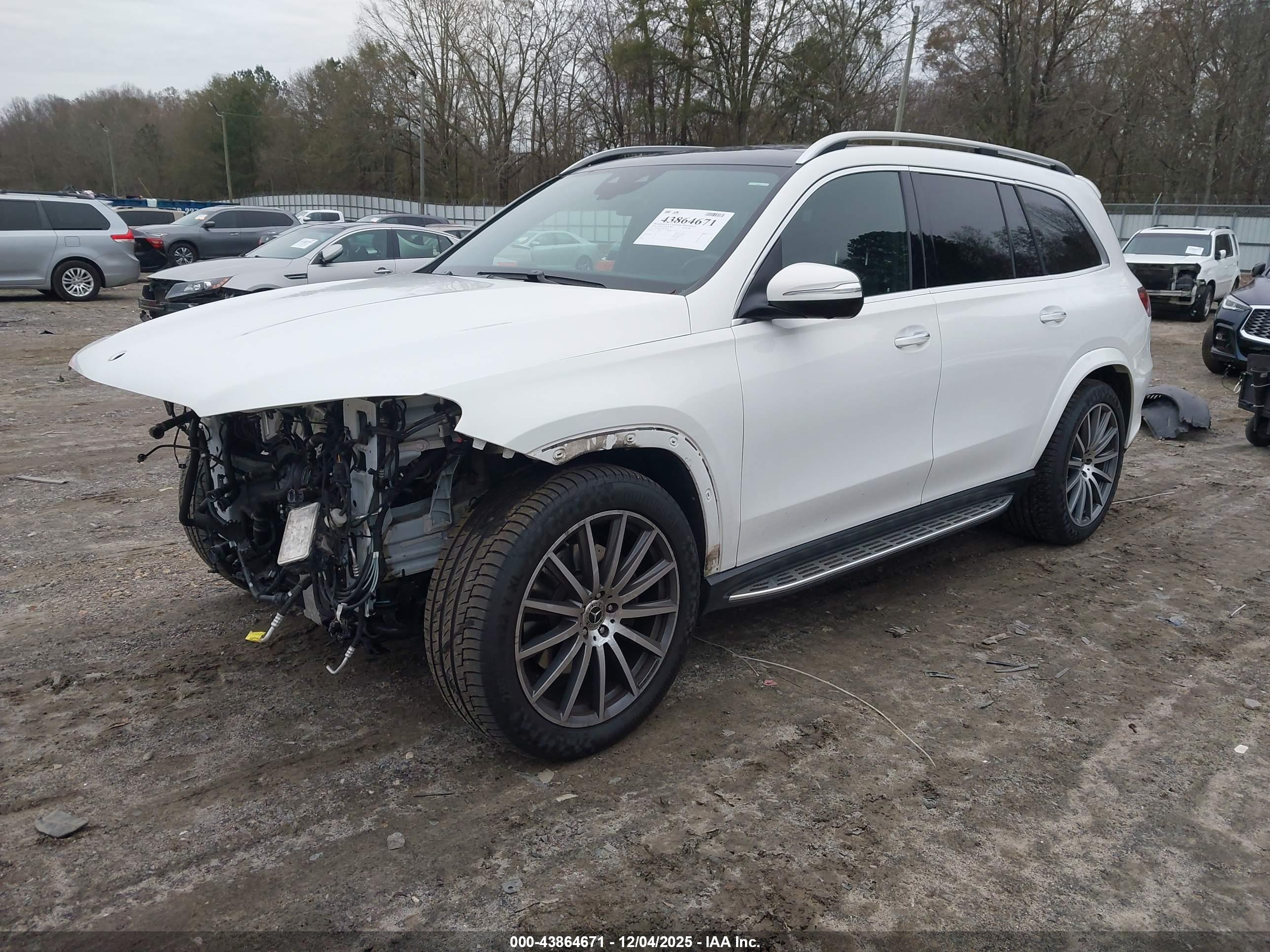 MERCEDES-BENZ GLS image 2