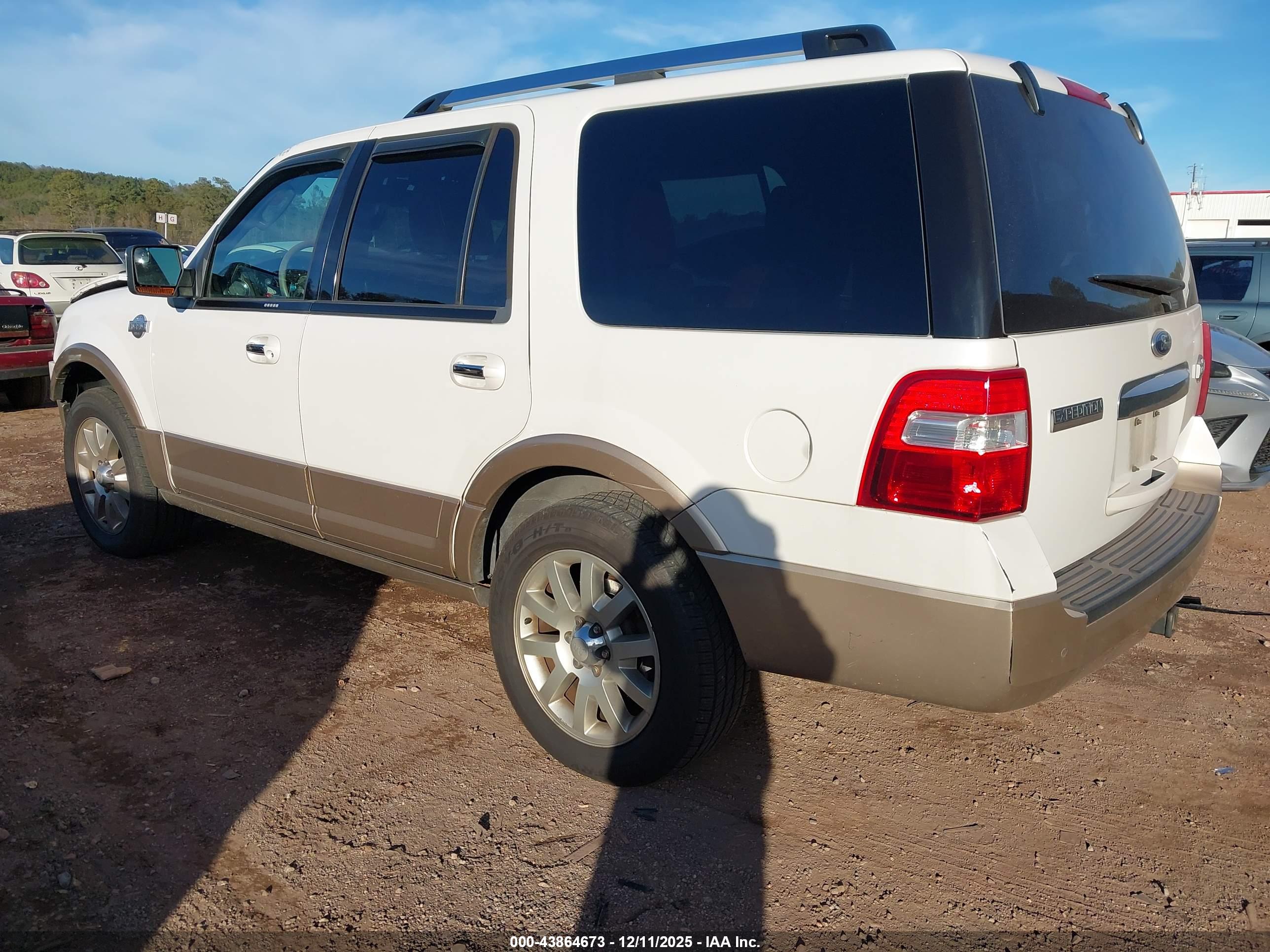 FORD EXPEDITION image 3