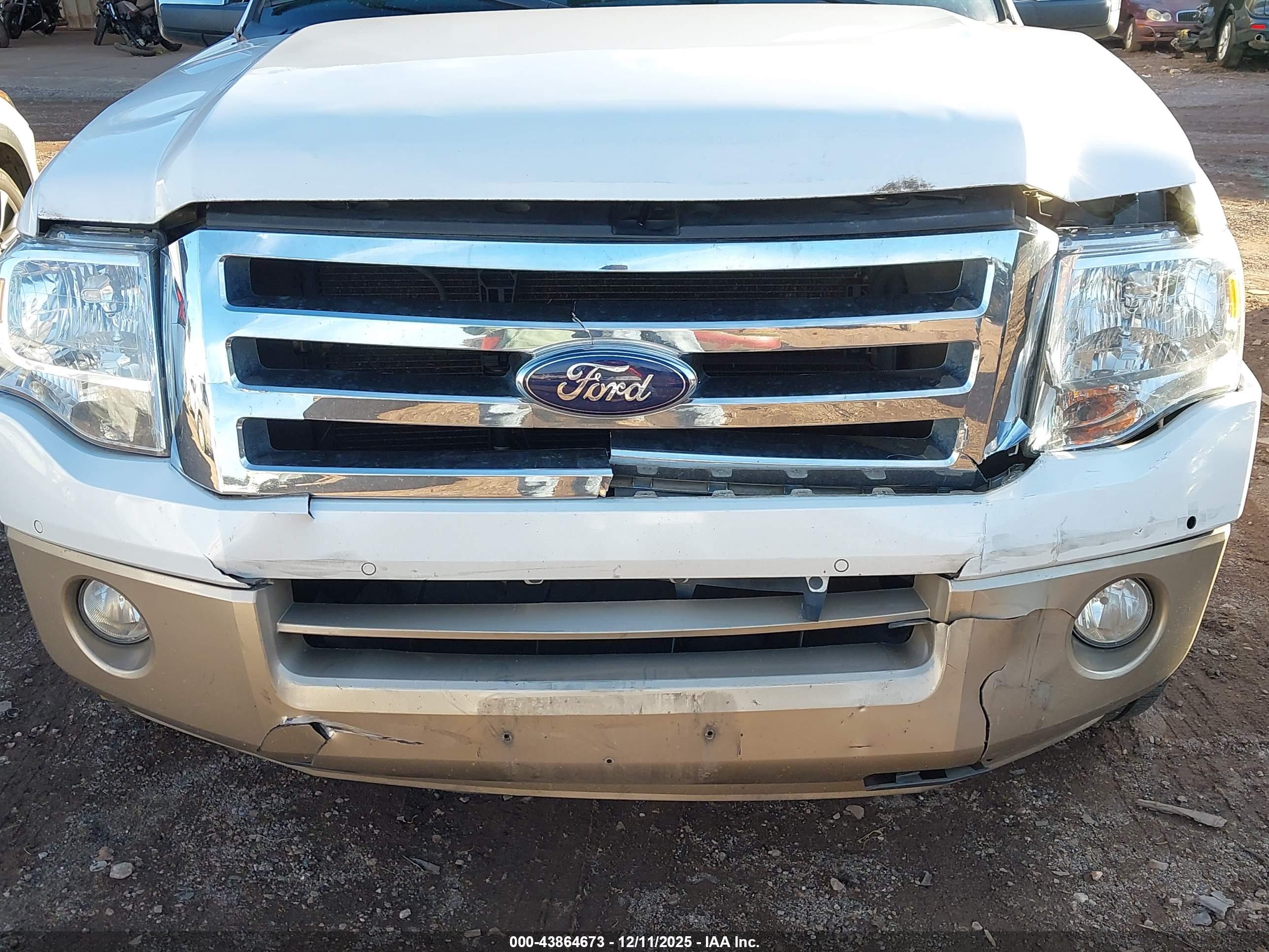 FORD EXPEDITION image 6
