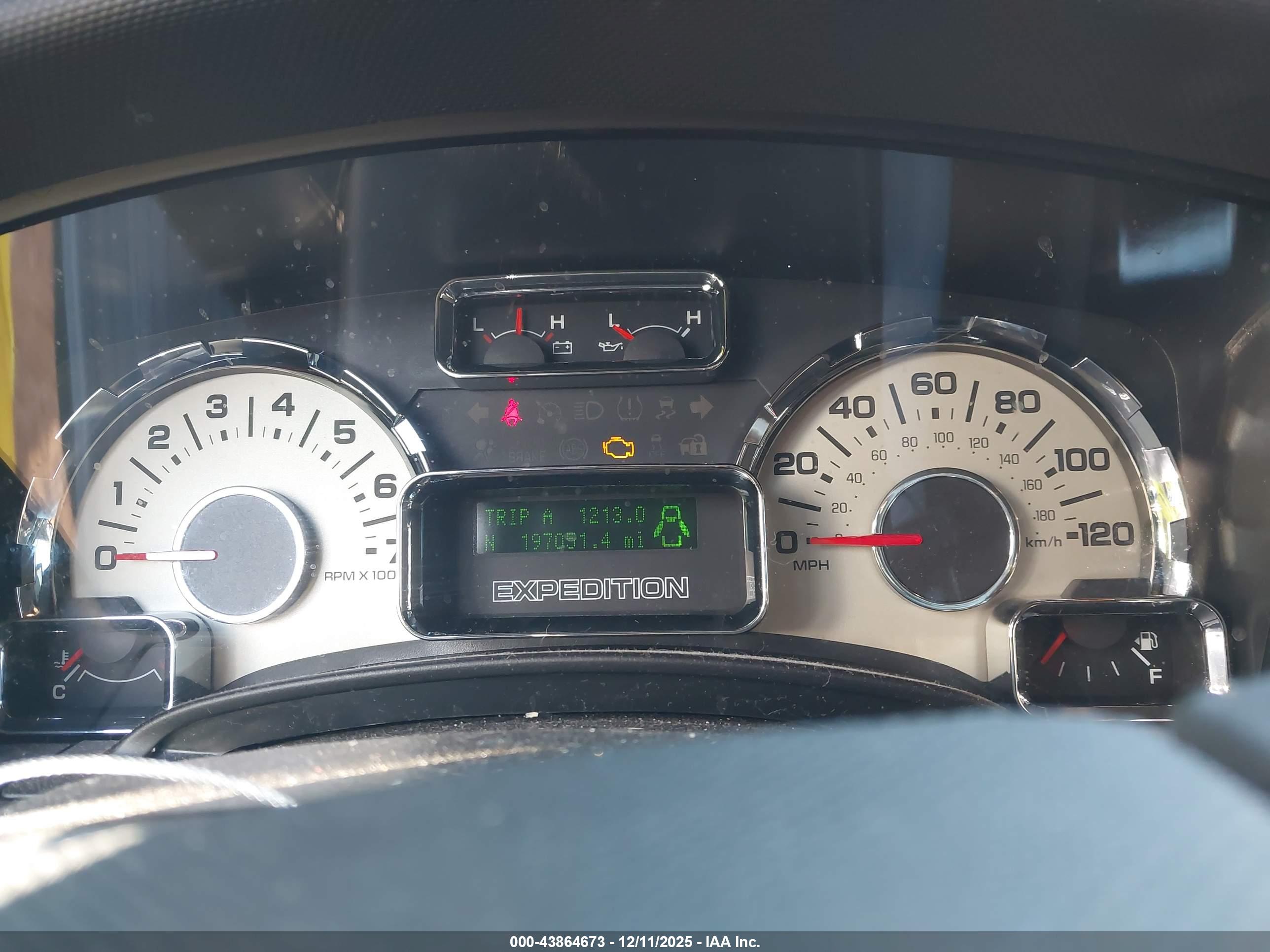 FORD EXPEDITION image 7