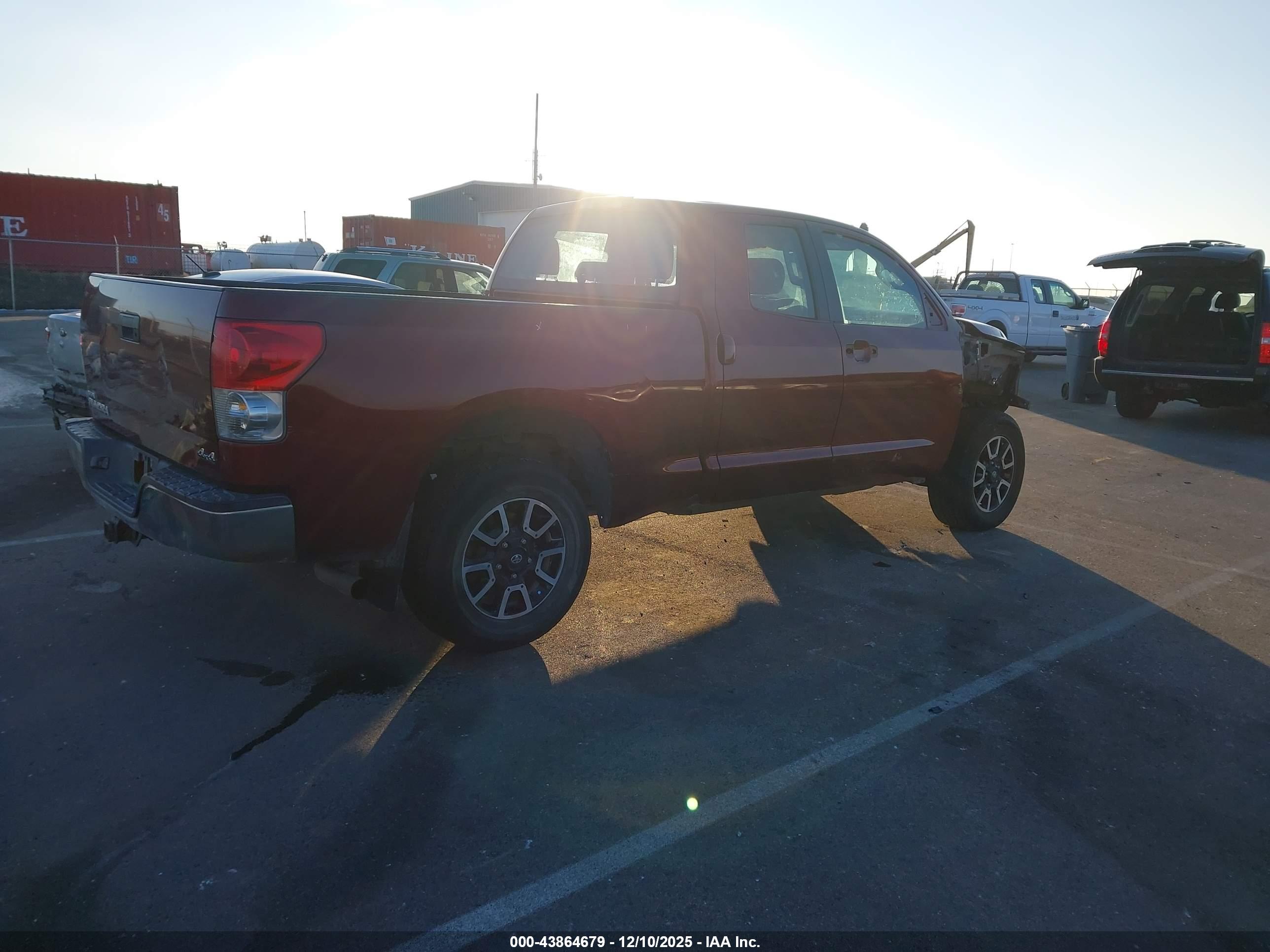 TOYOTA TUNDRA image 4