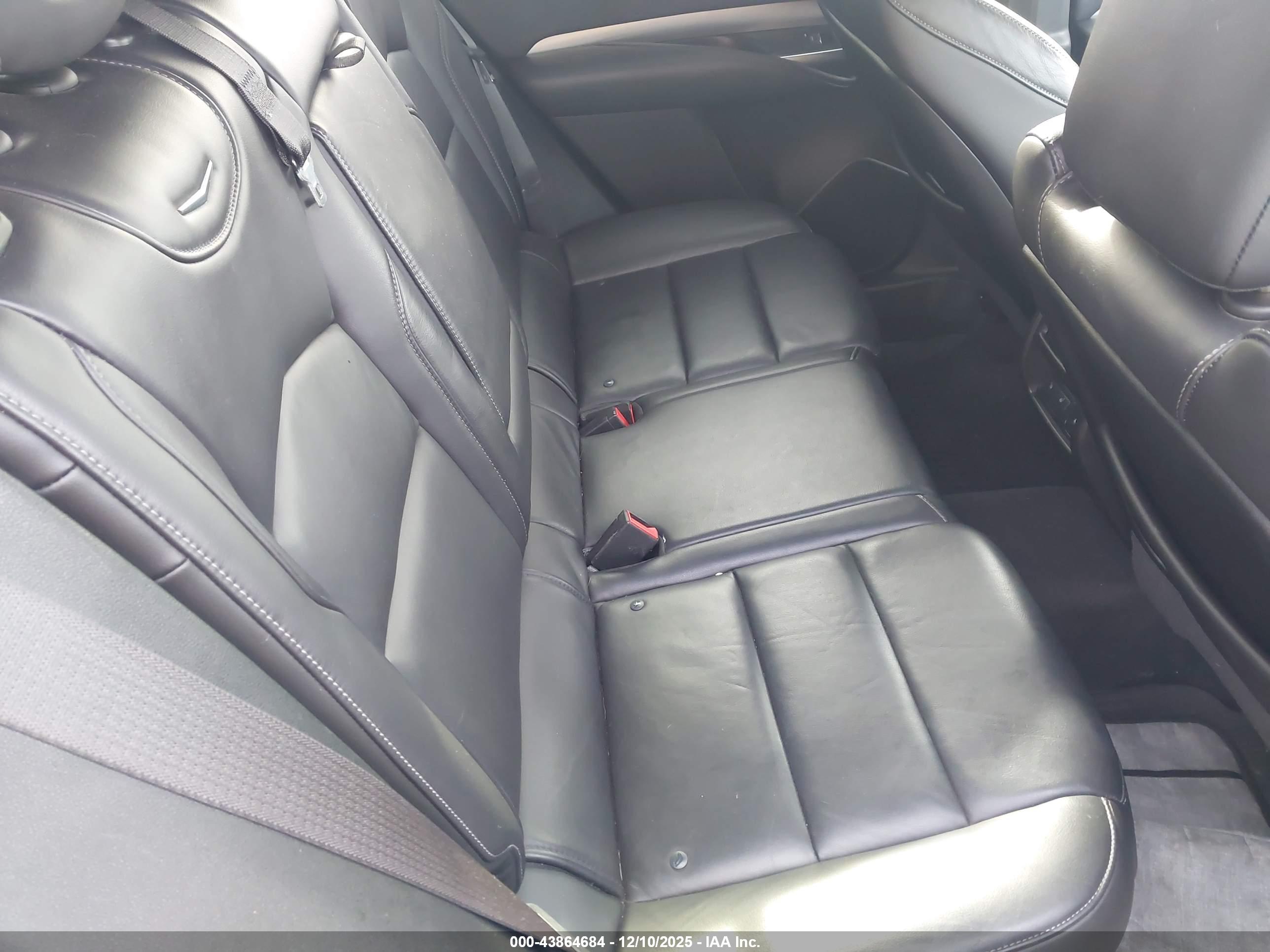 CADILLAC XT4 image 8