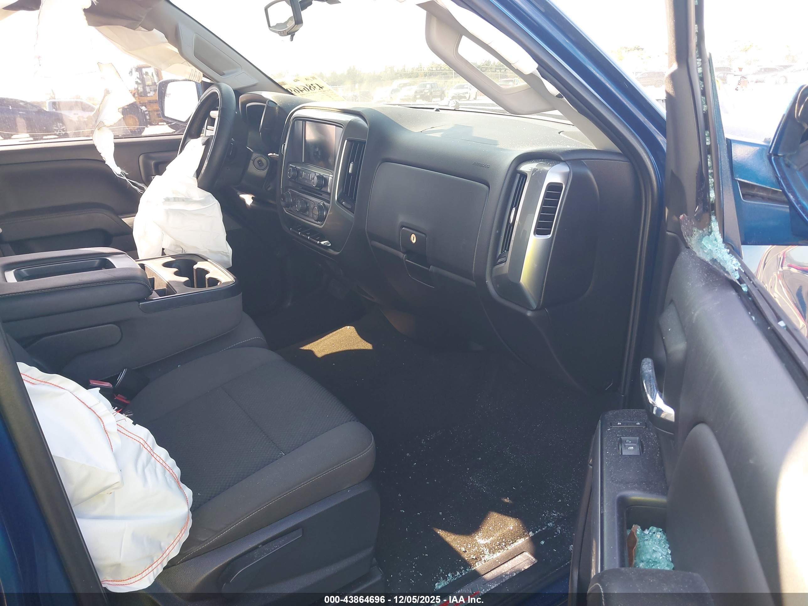 CHEVROLET SILVERADO image 5
