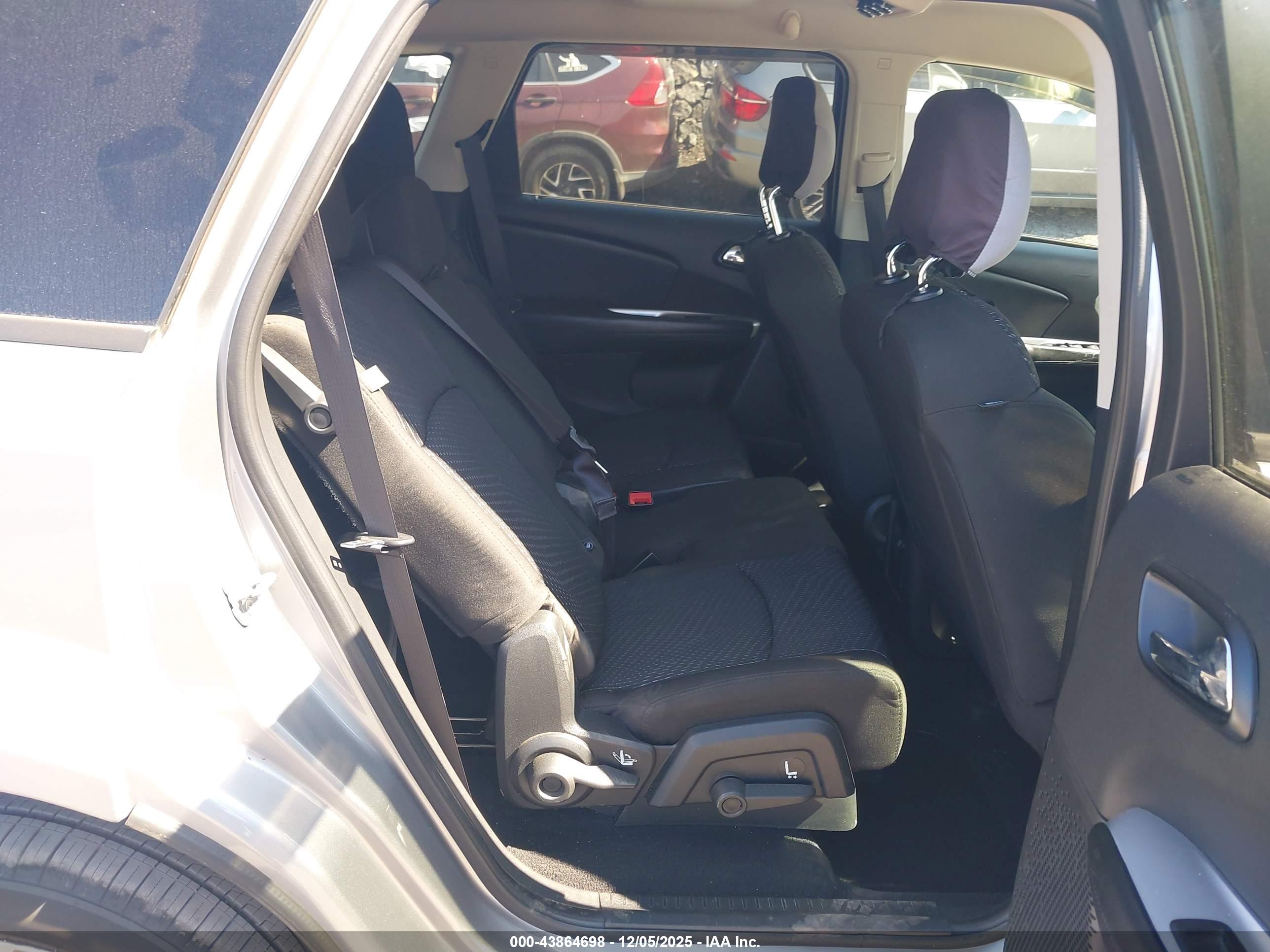 DODGE JOURNEY image 8
