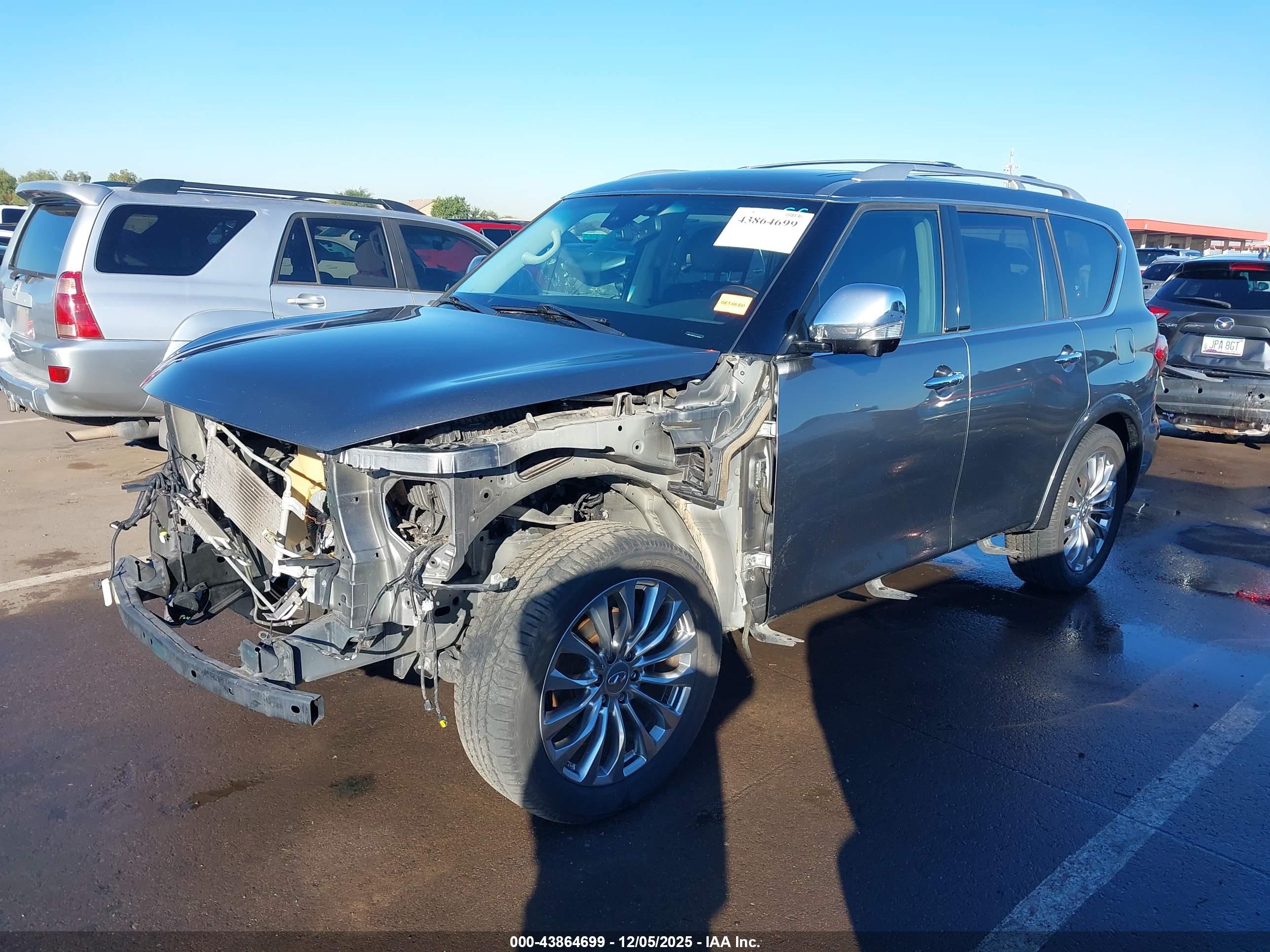 INFINITI QX80 image 2