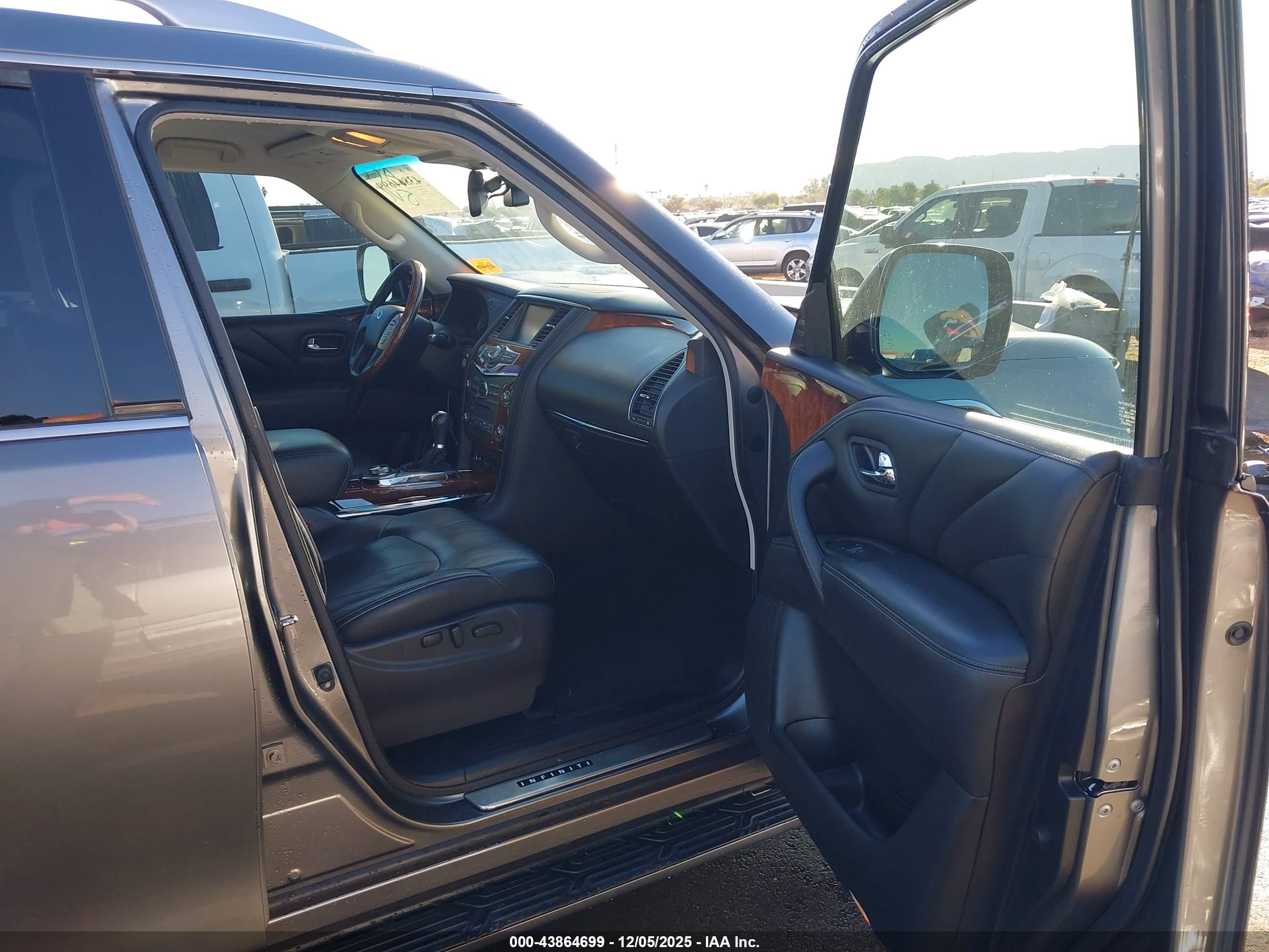 INFINITI QX80 image 5