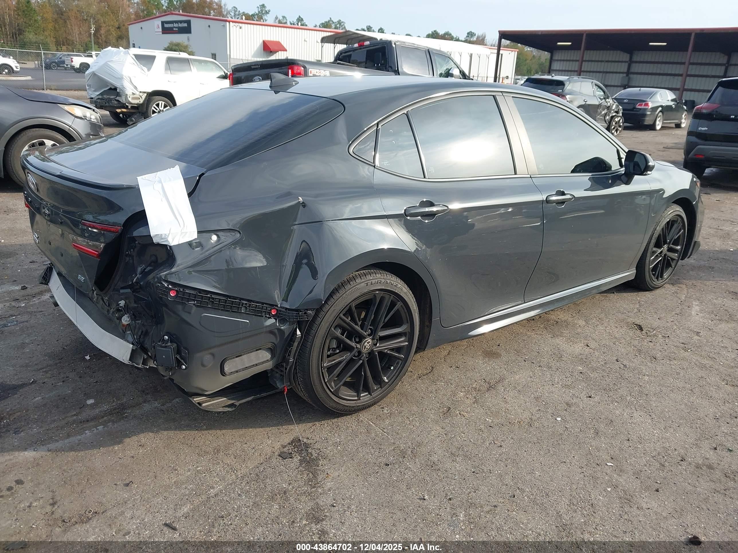 TOYOTA CAMRY image 4