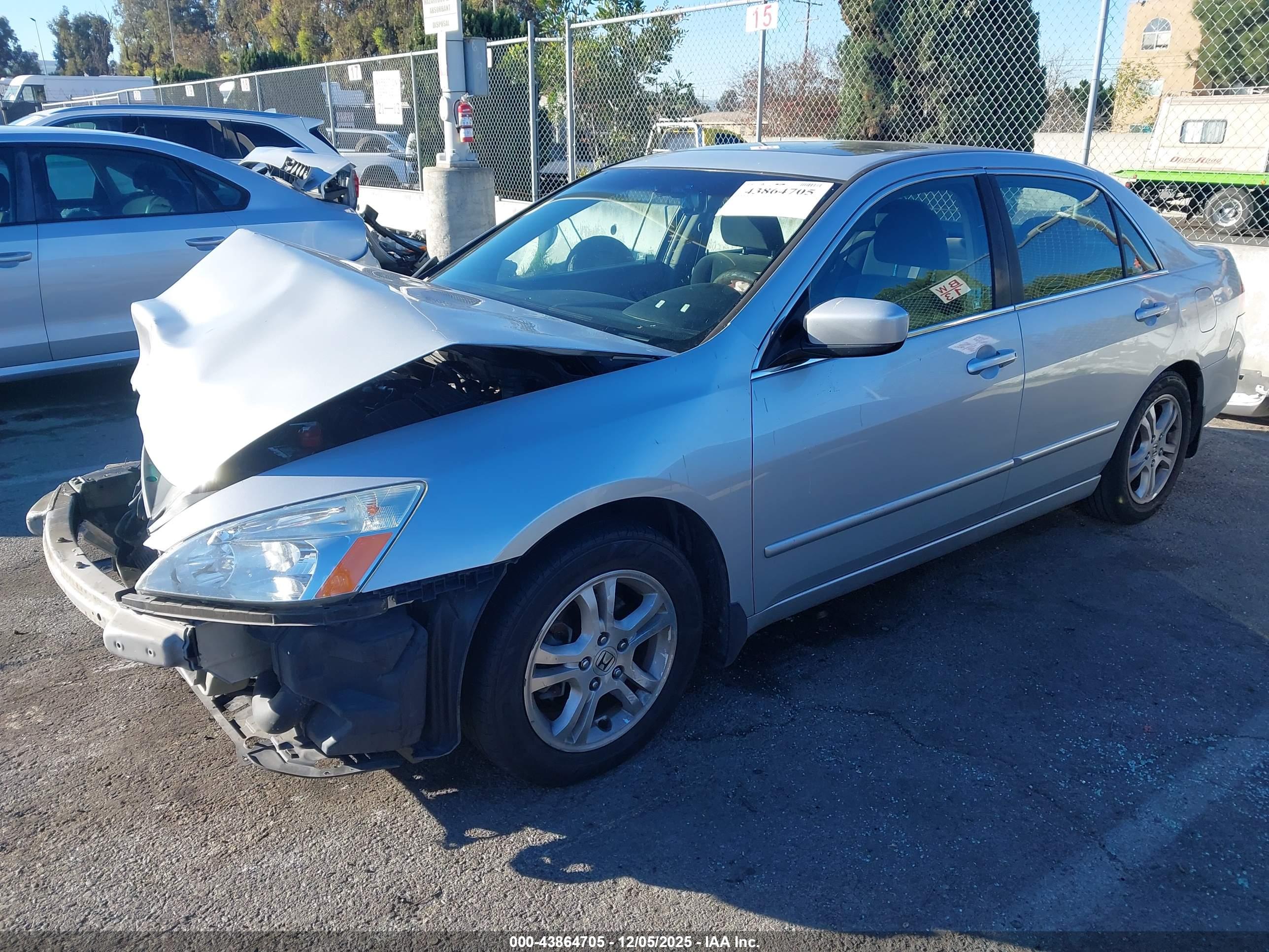 HONDA ACCORD image 2