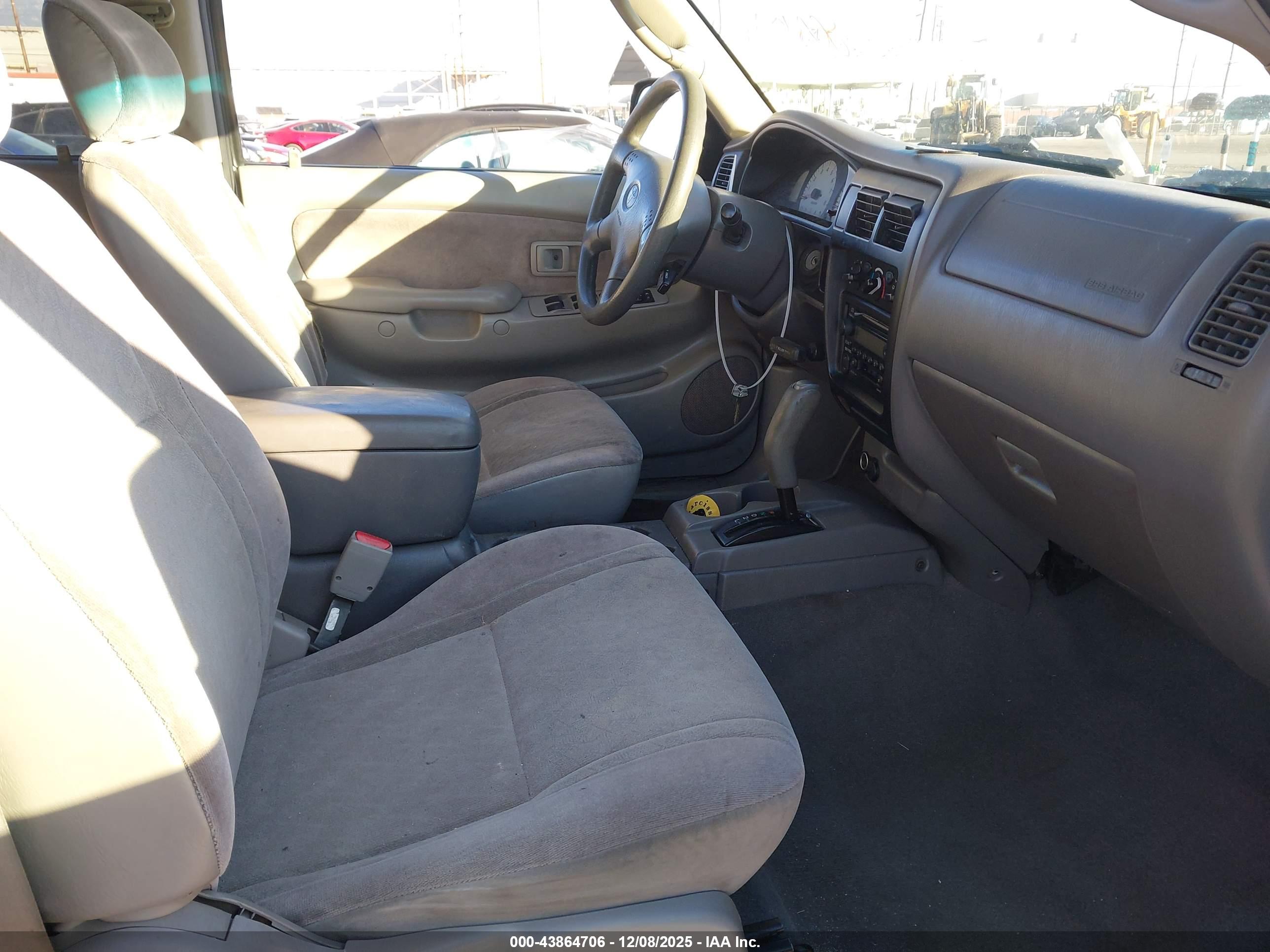 TOYOTA TACOMA image 5