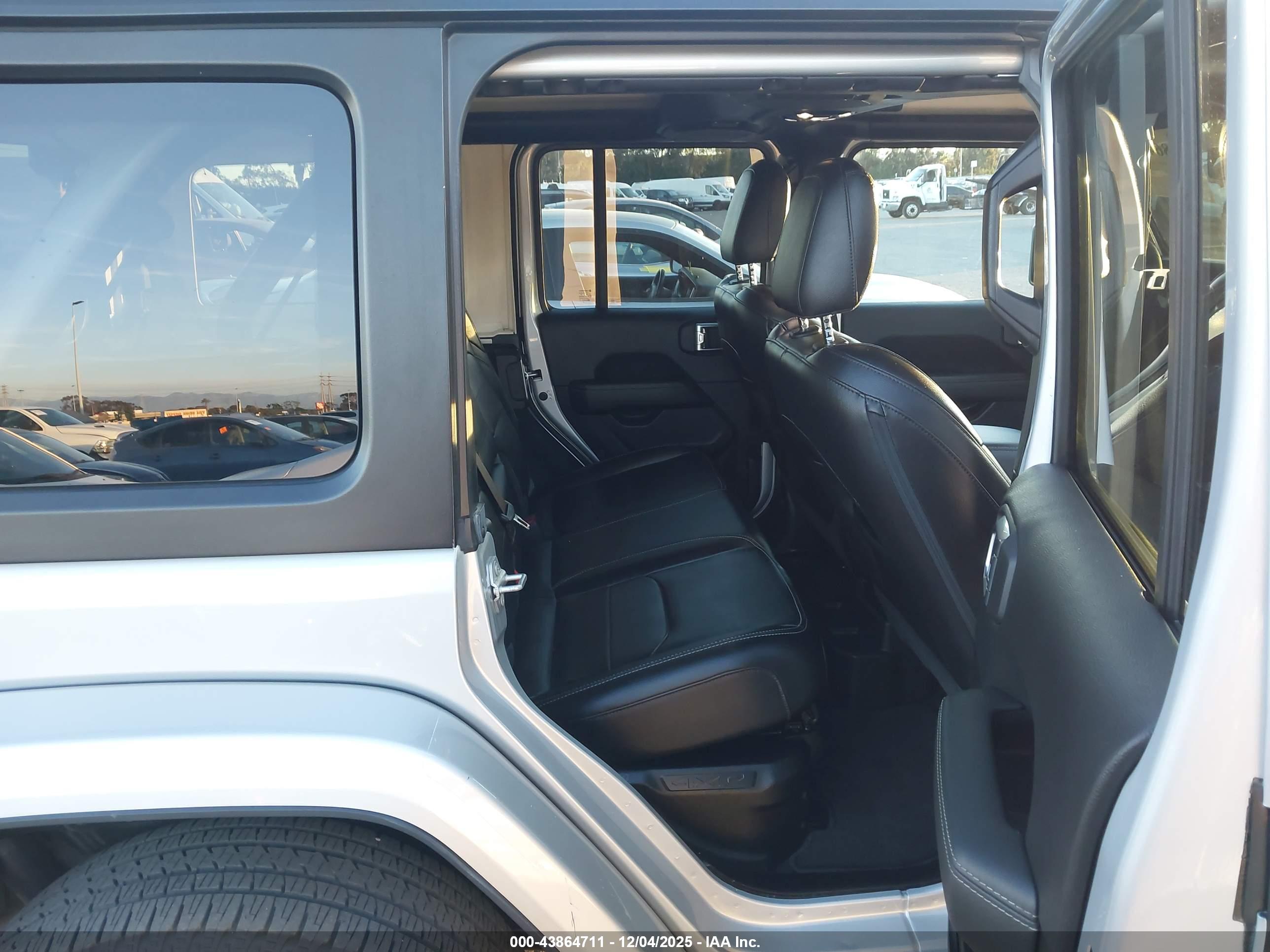 JEEP WRANGLER image 8