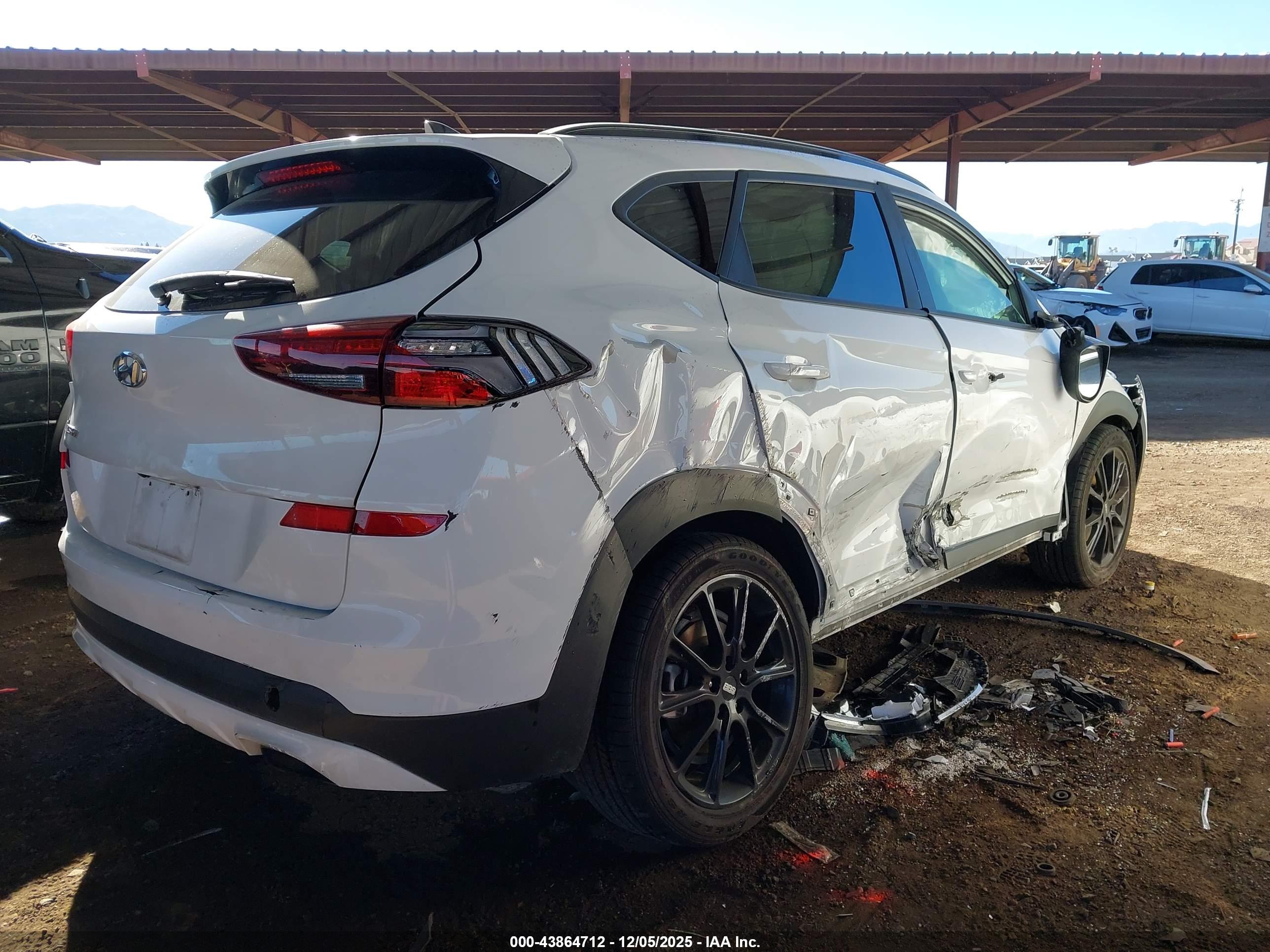 HYUNDAI TUCSON image 4