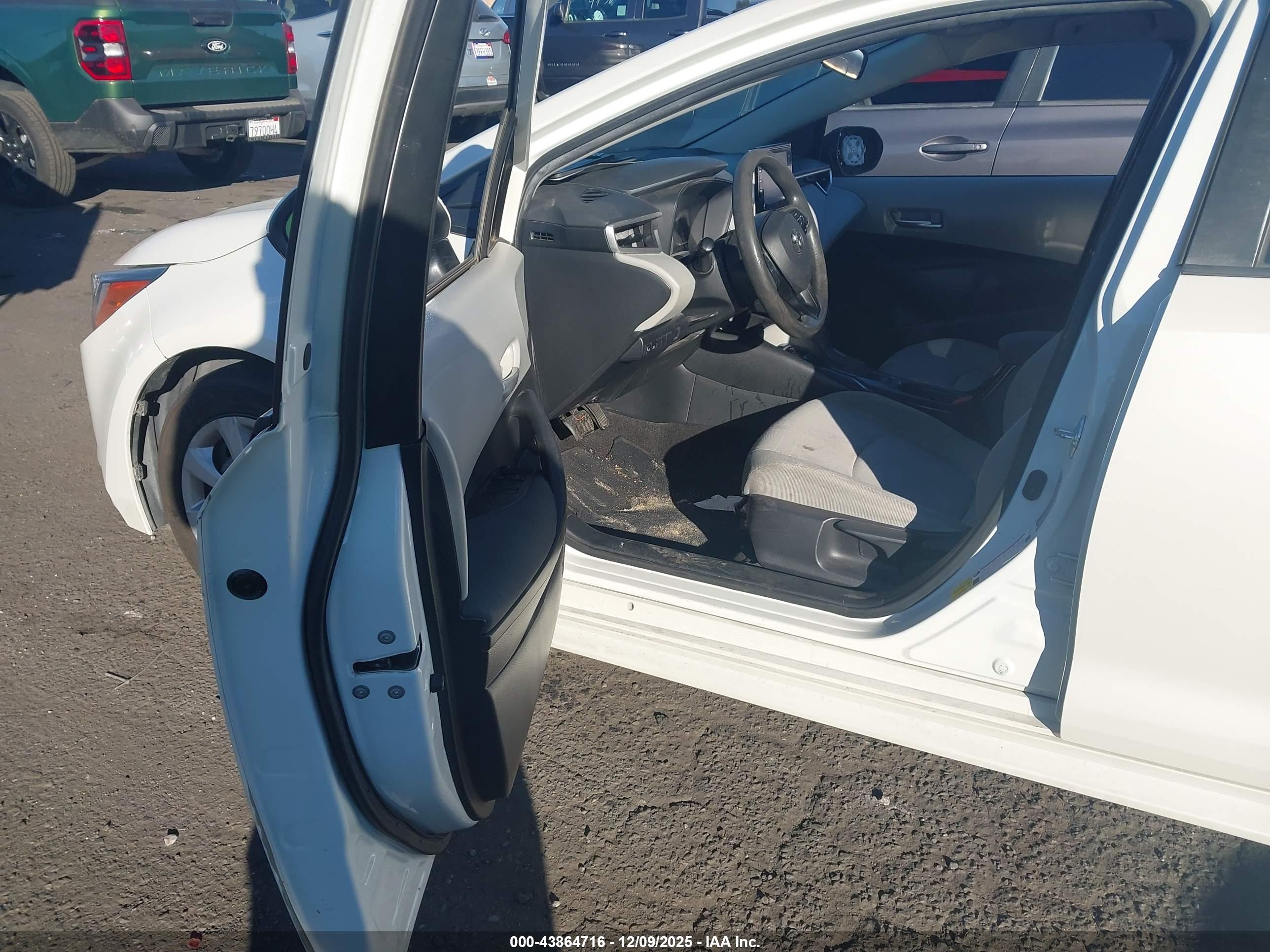TOYOTA COROLLA image 5
