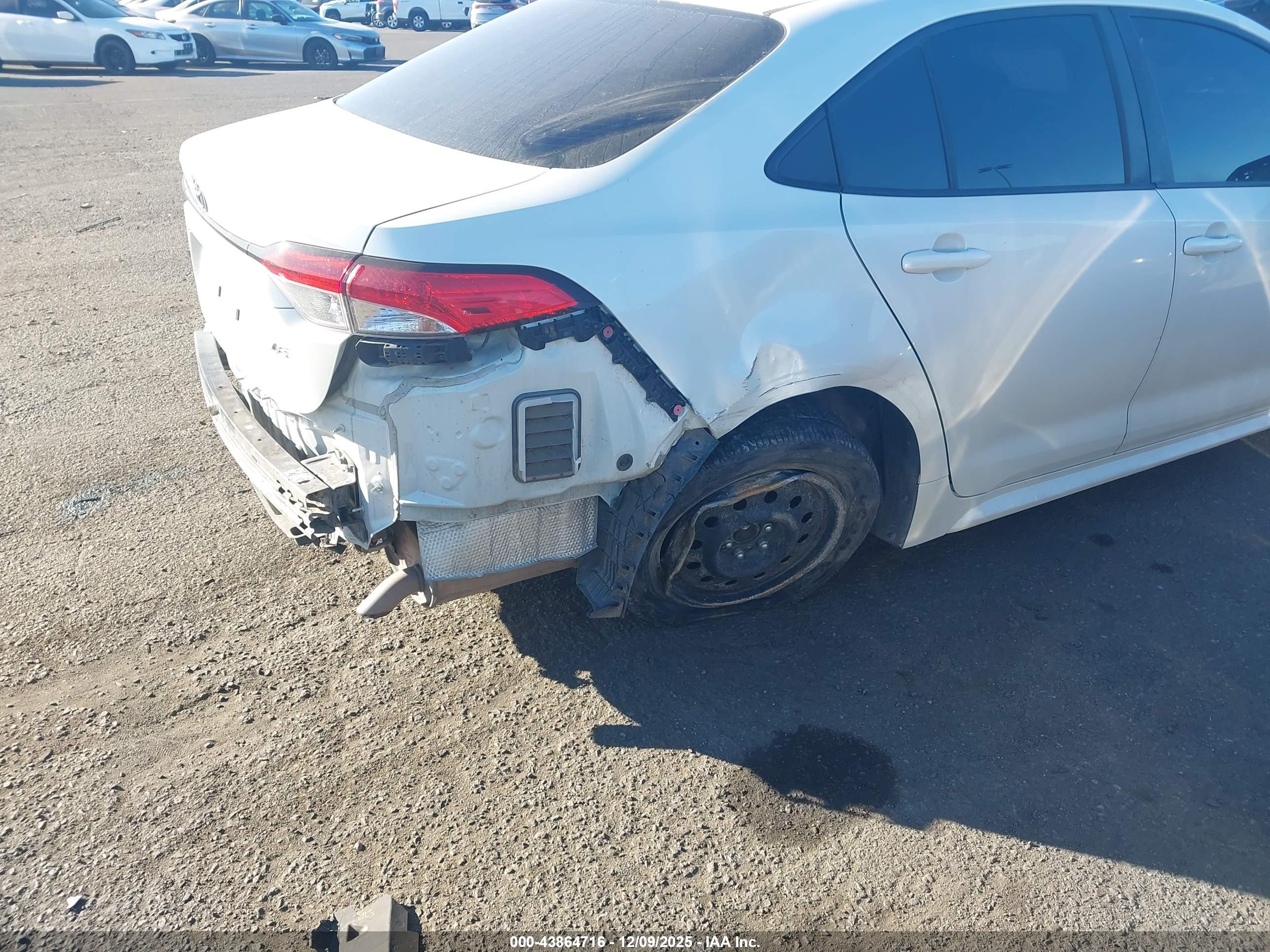 TOYOTA COROLLA image 6