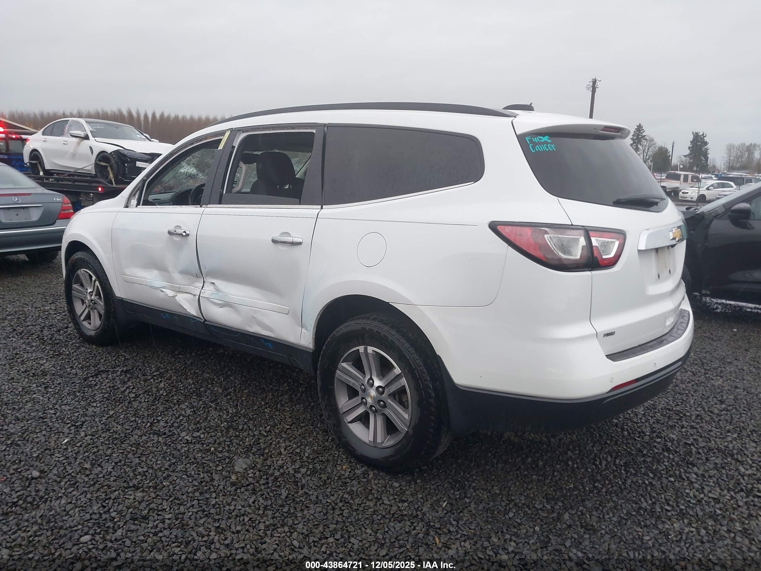 CHEVROLET TRAVERSE image 3