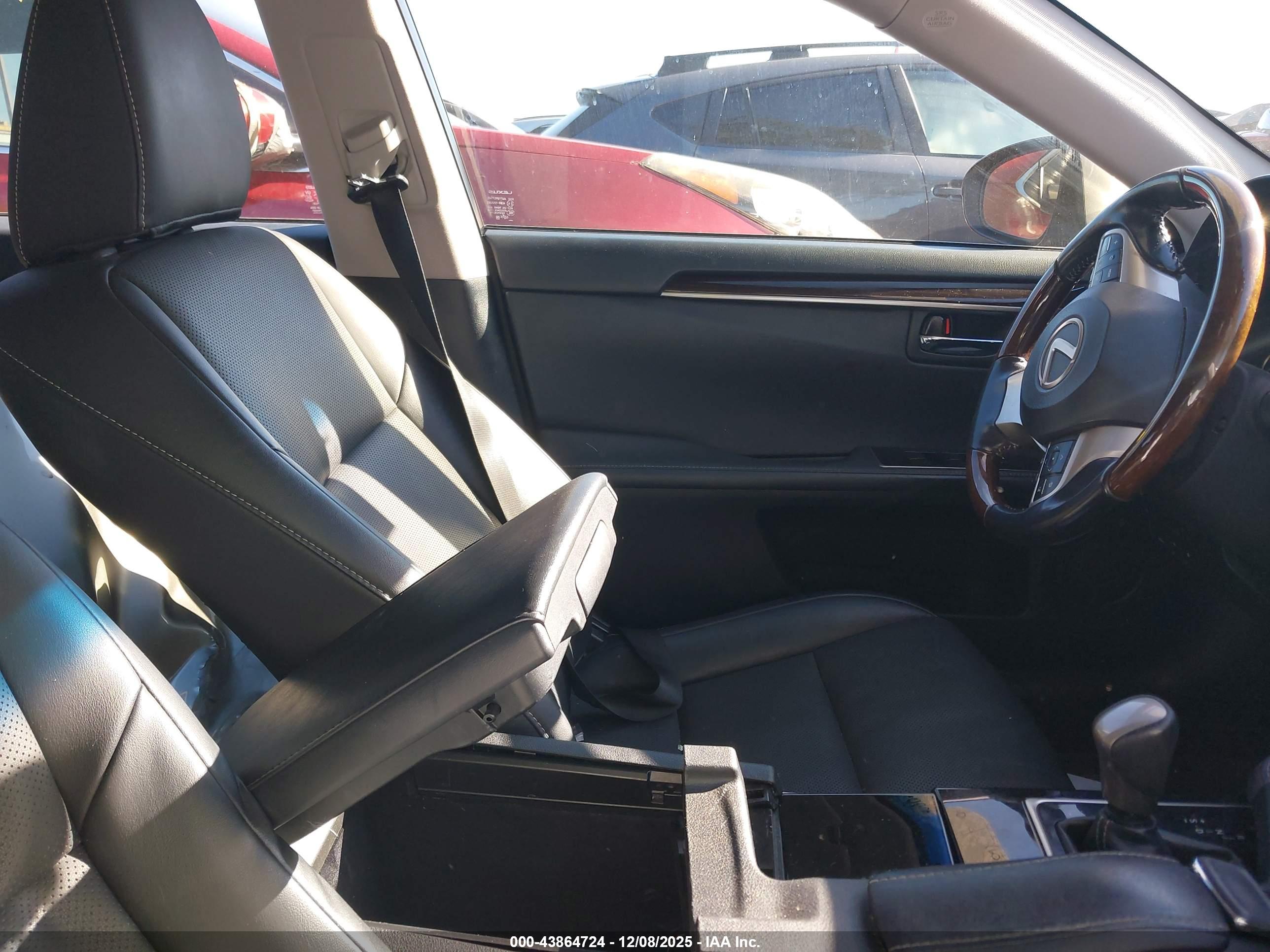 LEXUS ES image 5