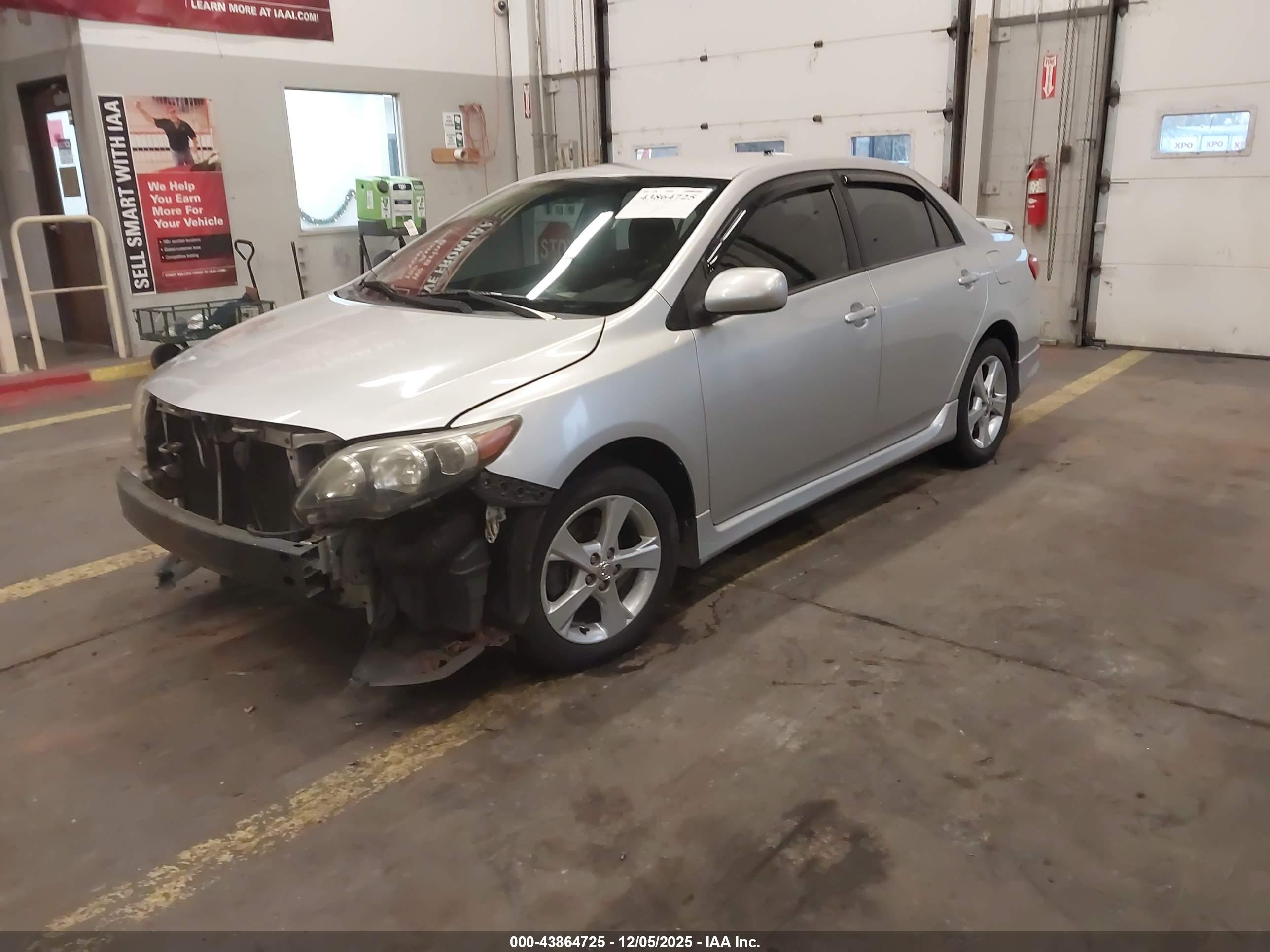 TOYOTA COROLLA image 2
